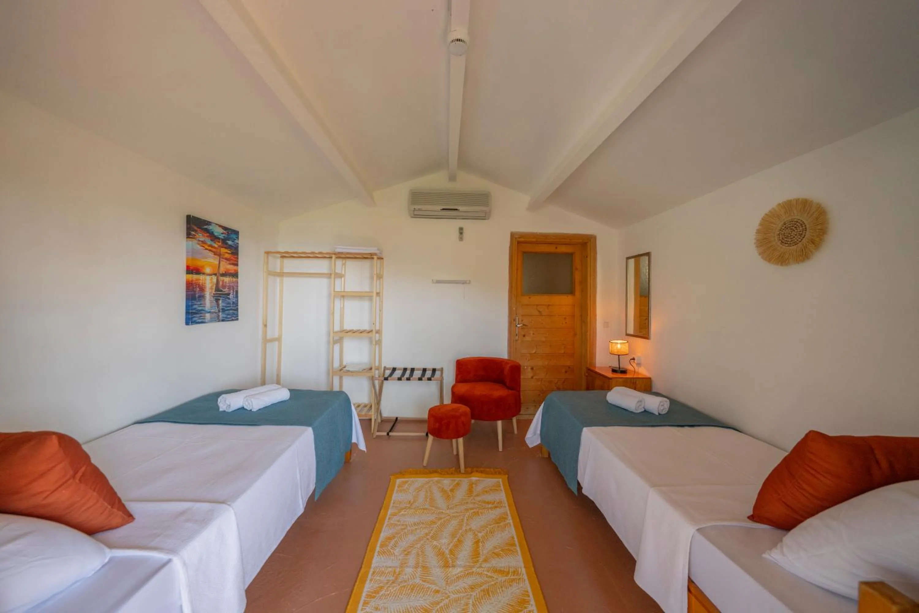 Photo of the whole room, Bed in La Dia Hotel Faralya