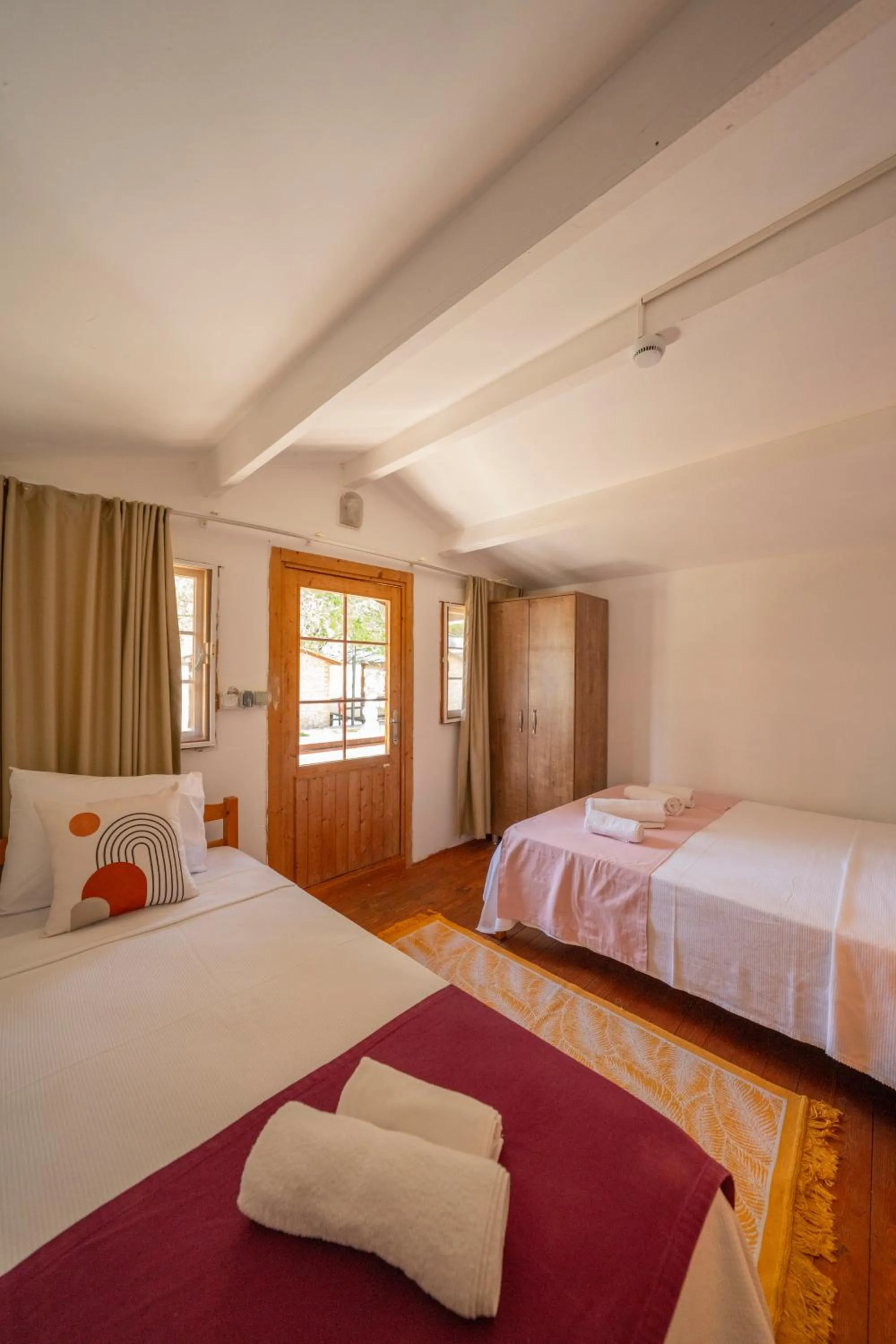 Photo of the whole room, Bed in La Dia Hotel Faralya