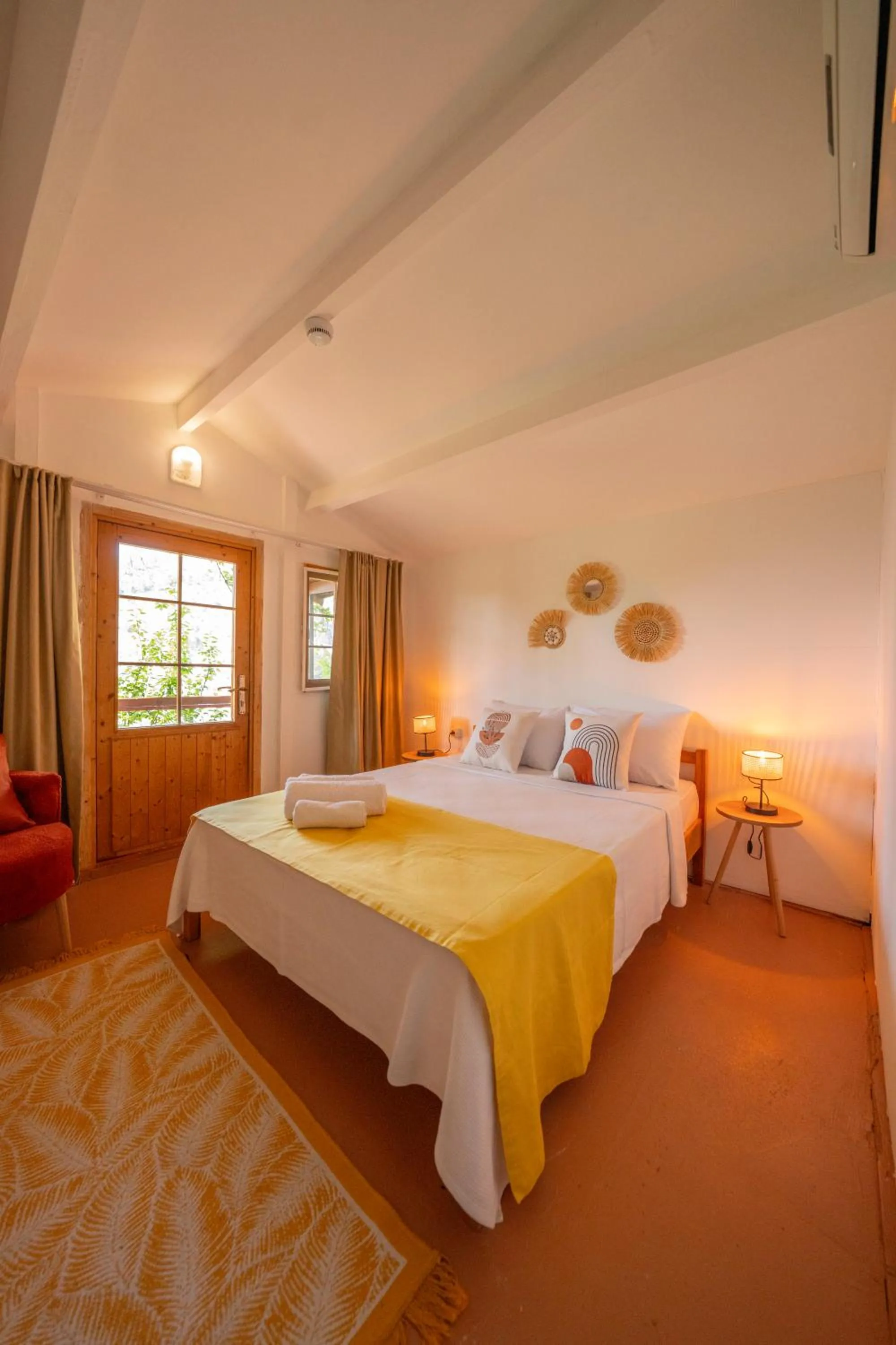Photo of the whole room, Bed in La Dia Hotel Faralya