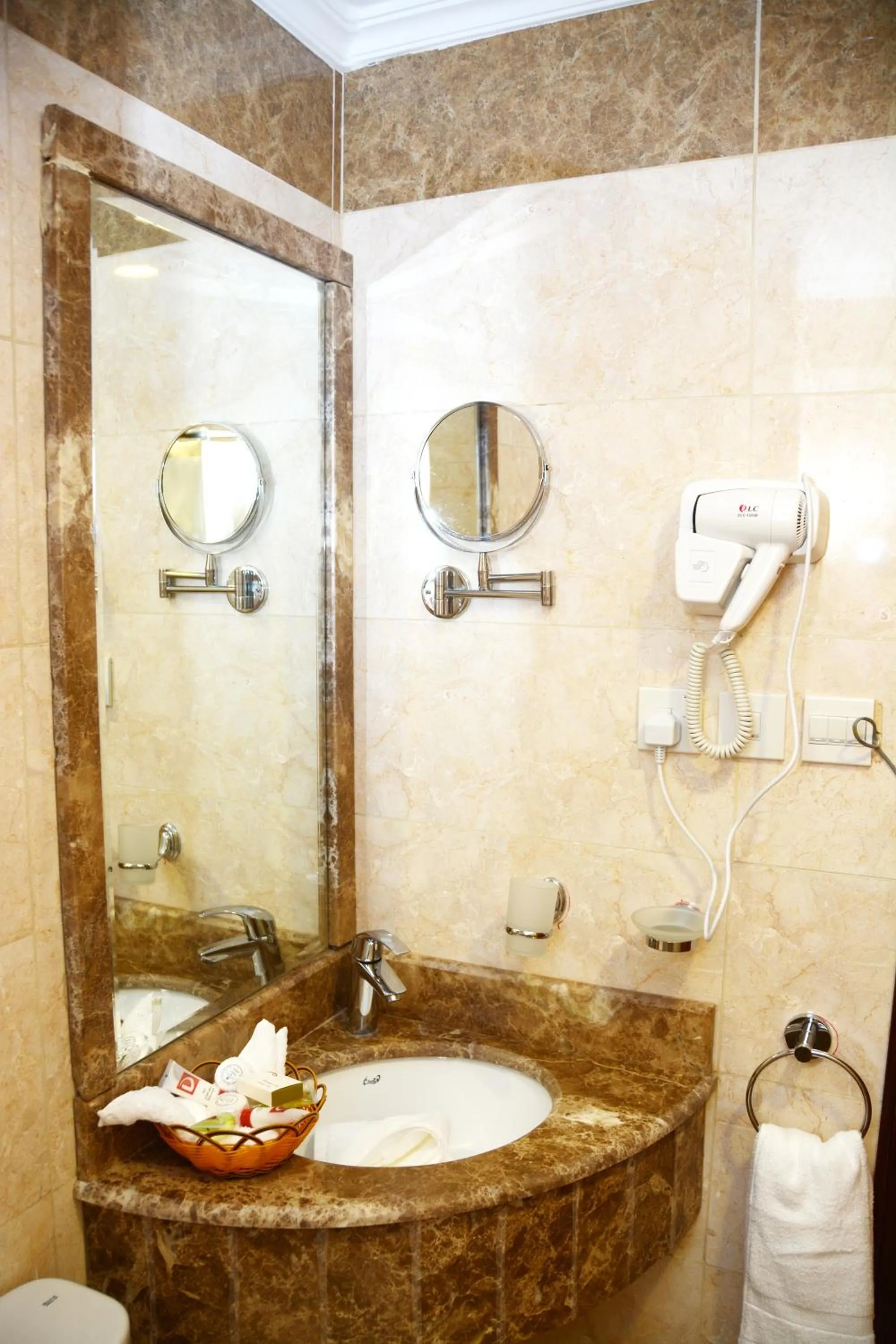 Bathroom in Sama Al Deafah Hotel