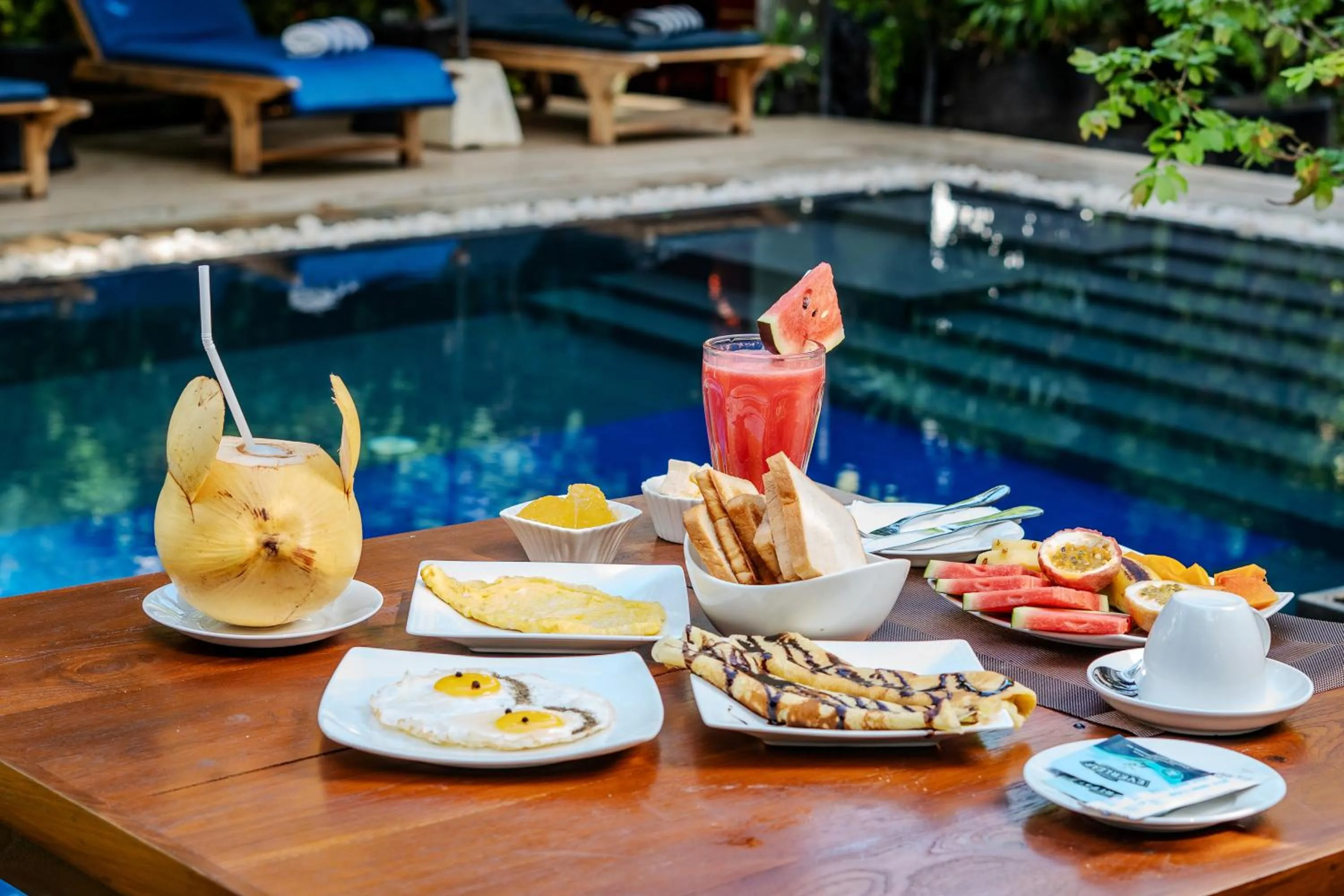 Food and drinks in Villa Red Lobster