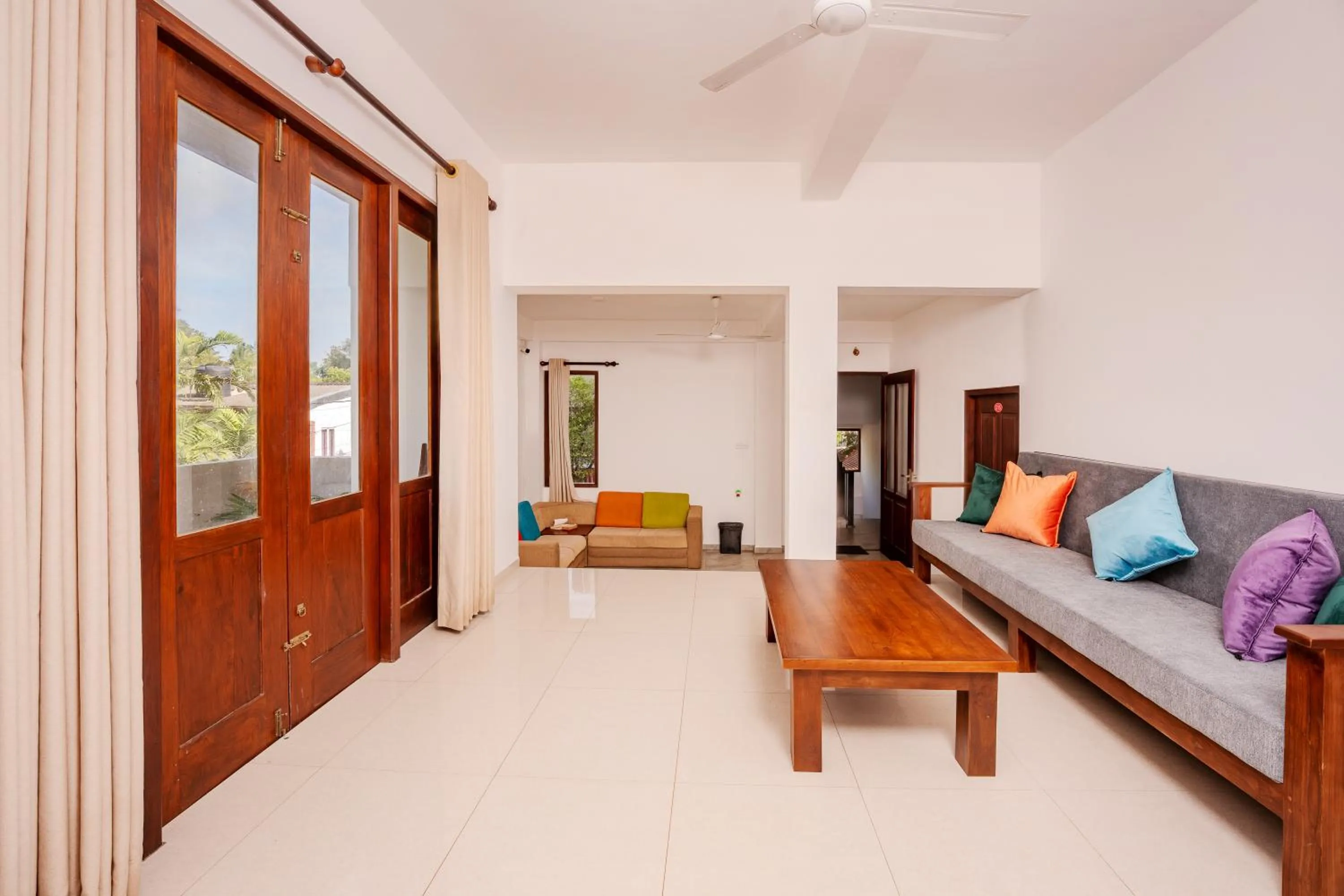 Seating area, Bed in Villa Red Lobster