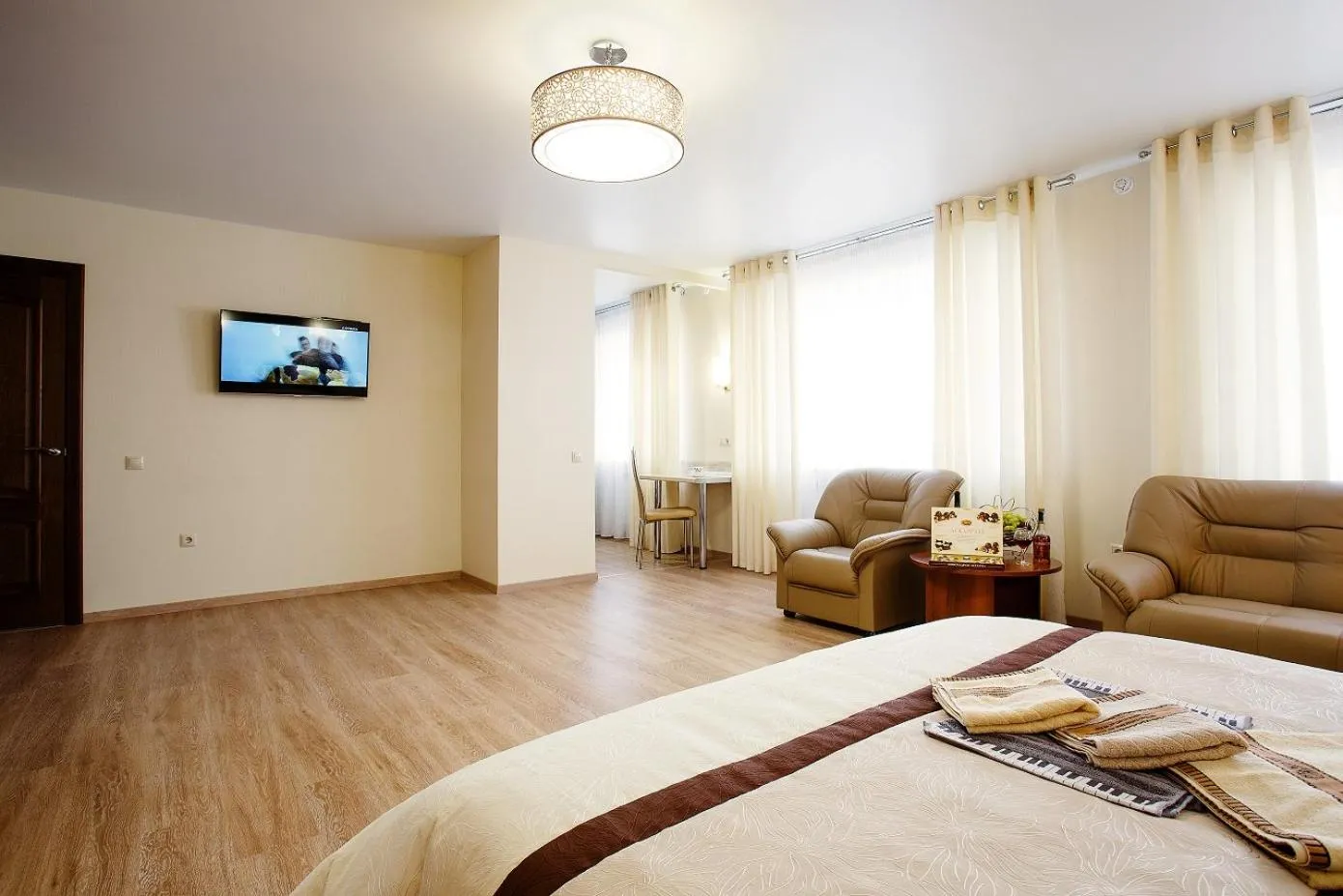 Photo of the whole room, Bed in APART-HOTEL VEGUS