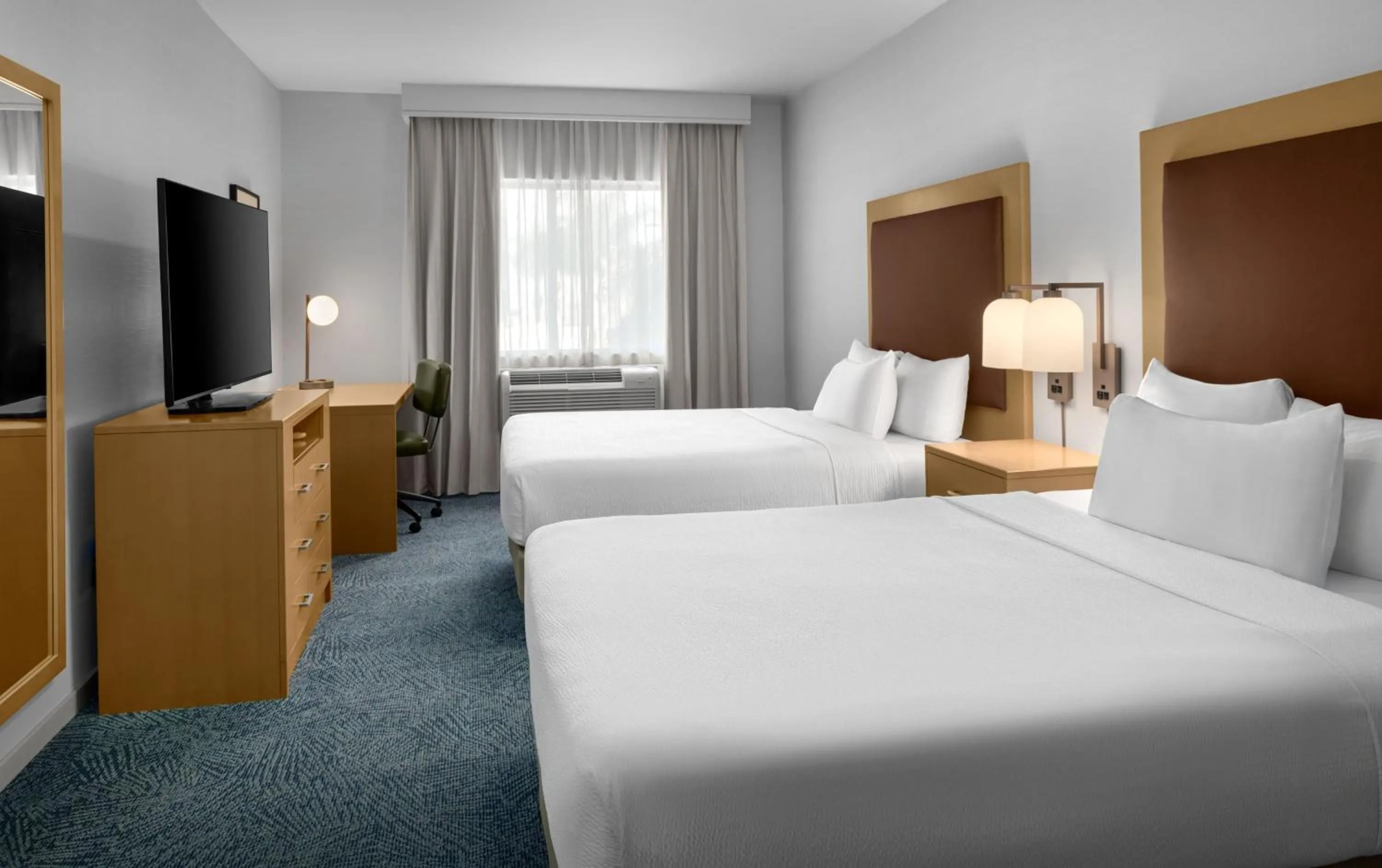 Bed in Homewood Suites by Hilton Anaheim Conv Ctr/Disneyland Main