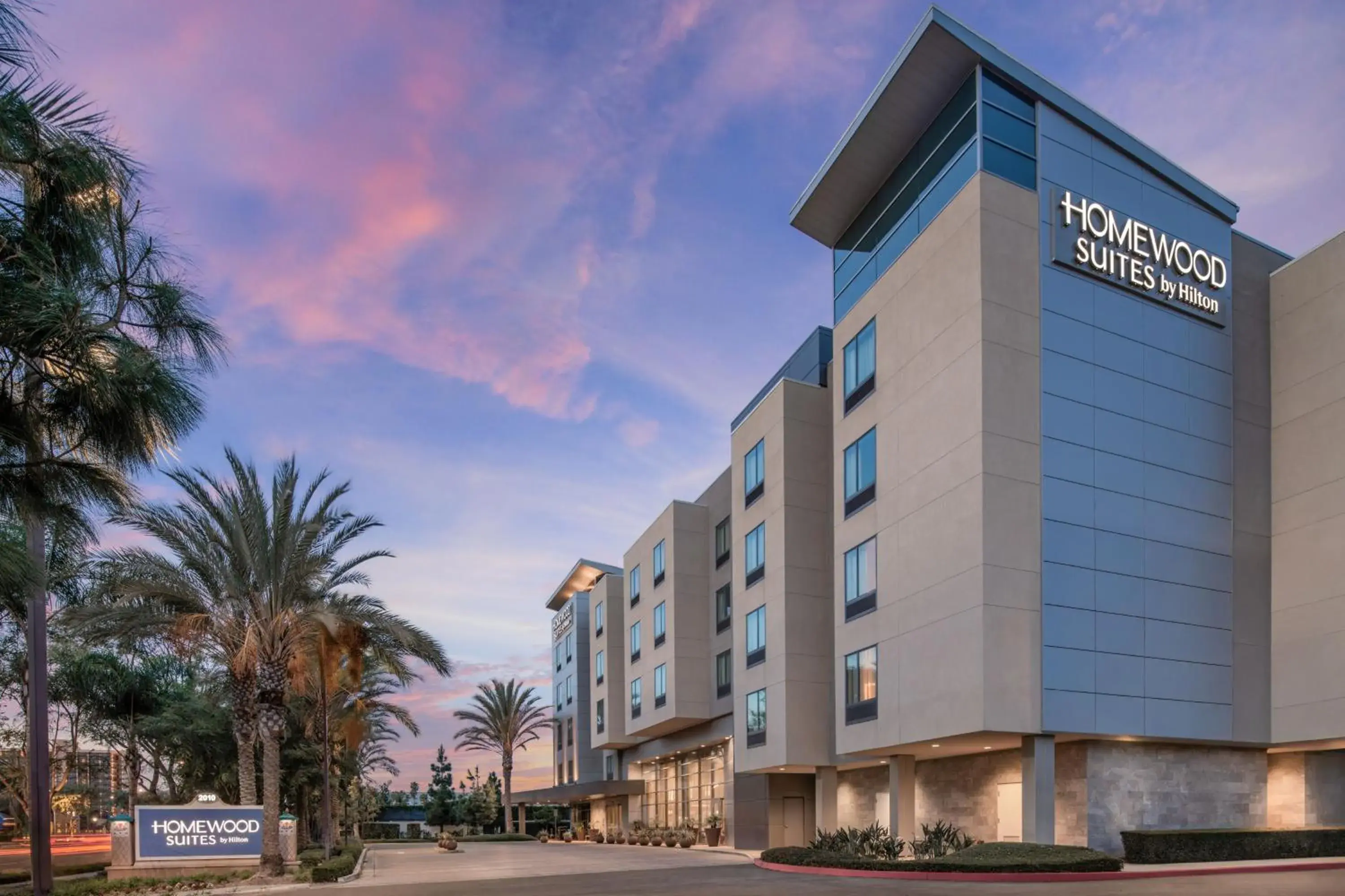 Property building in Homewood Suites by Hilton Anaheim Conv Ctr/Disneyland Main Property building in Homewood Suites by Hilton Anaheim Conv Ctr/Disneyland Main