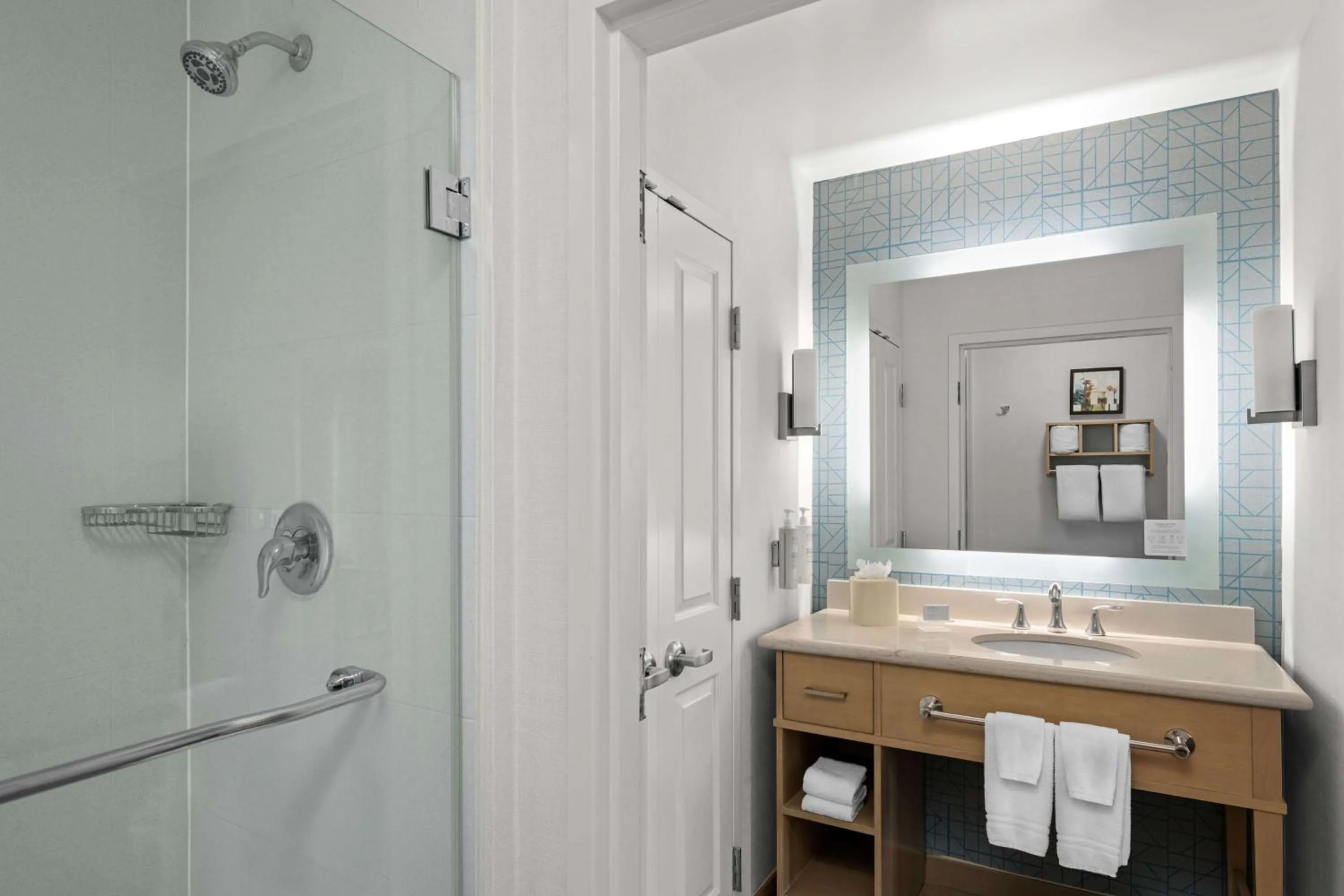 Bathroom in Homewood Suites by Hilton Anaheim Conv Ctr/Disneyland Main