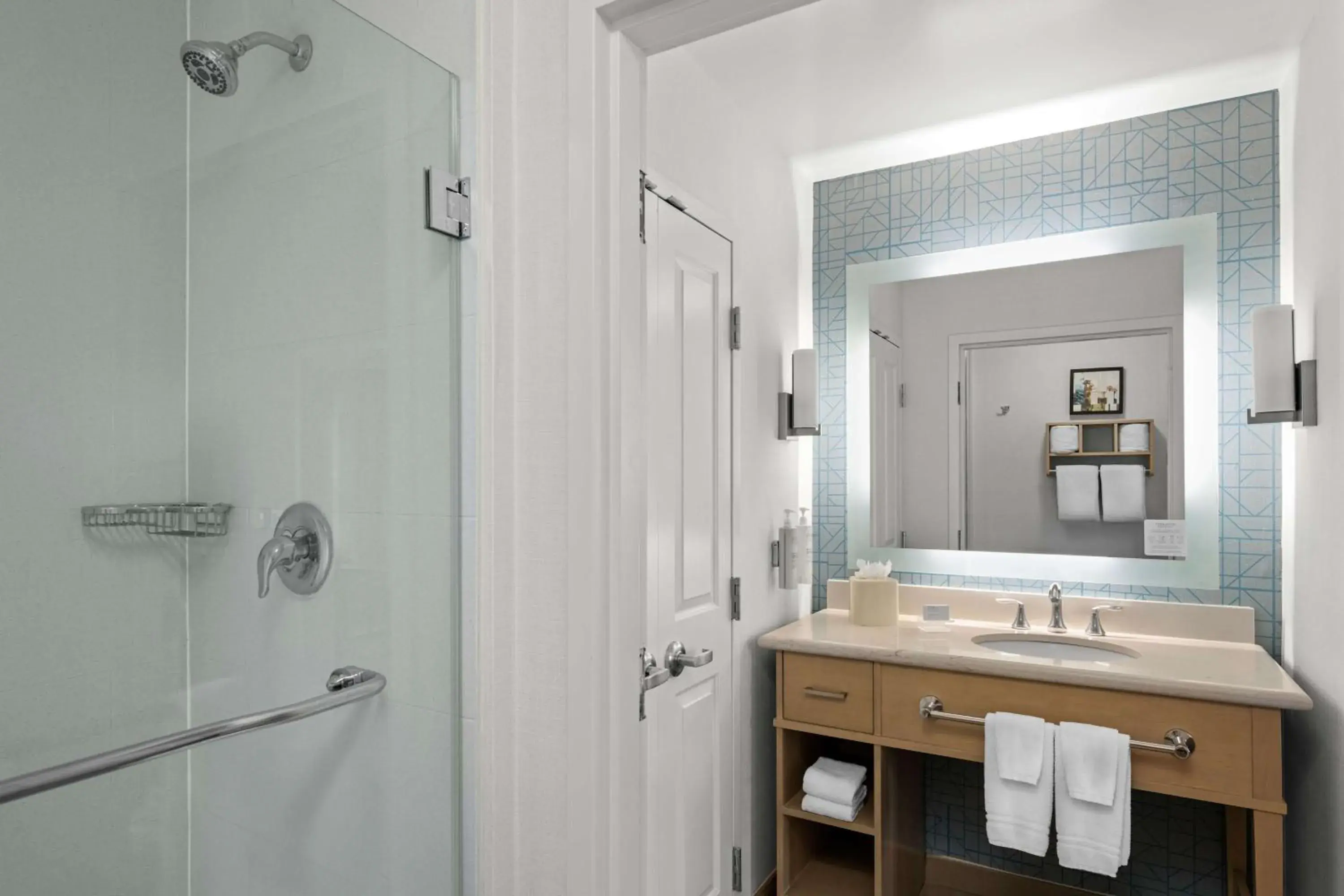 Bathroom in Homewood Suites by Hilton Anaheim Conv Ctr/Disneyland Main Bathroom in Homewood Suites by Hilton Anaheim Conv Ctr/Disneyland Main