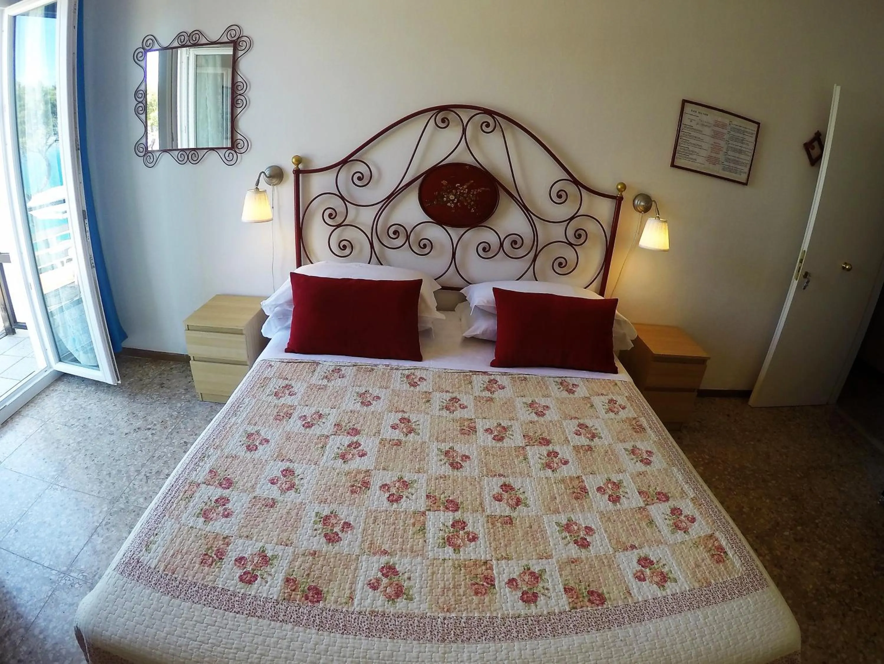 Photo of the whole room, Bed in Sea View Sirolo di Amedeo
