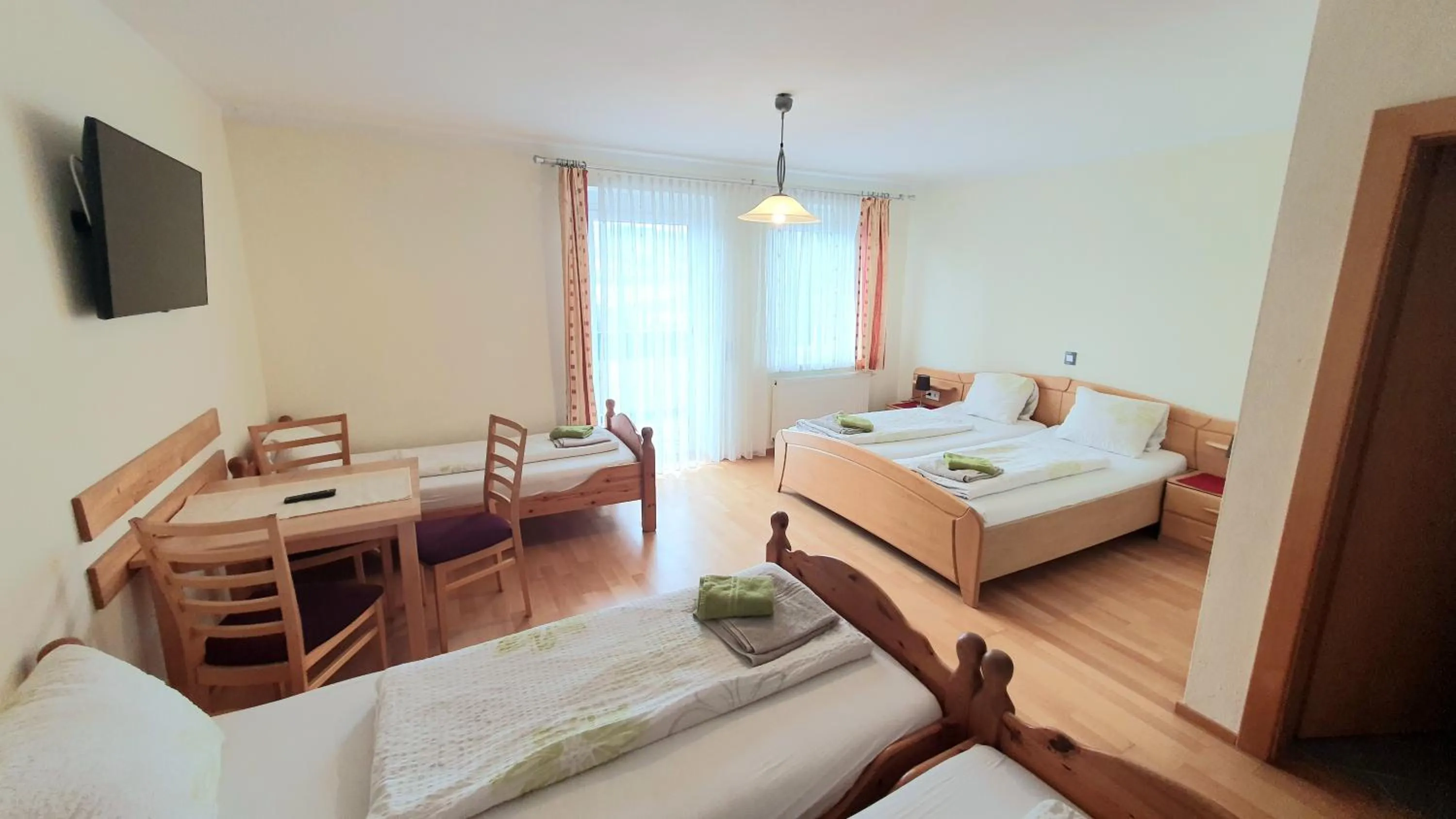 Family Room with Balcony in Gasthof-Pension Ölberger