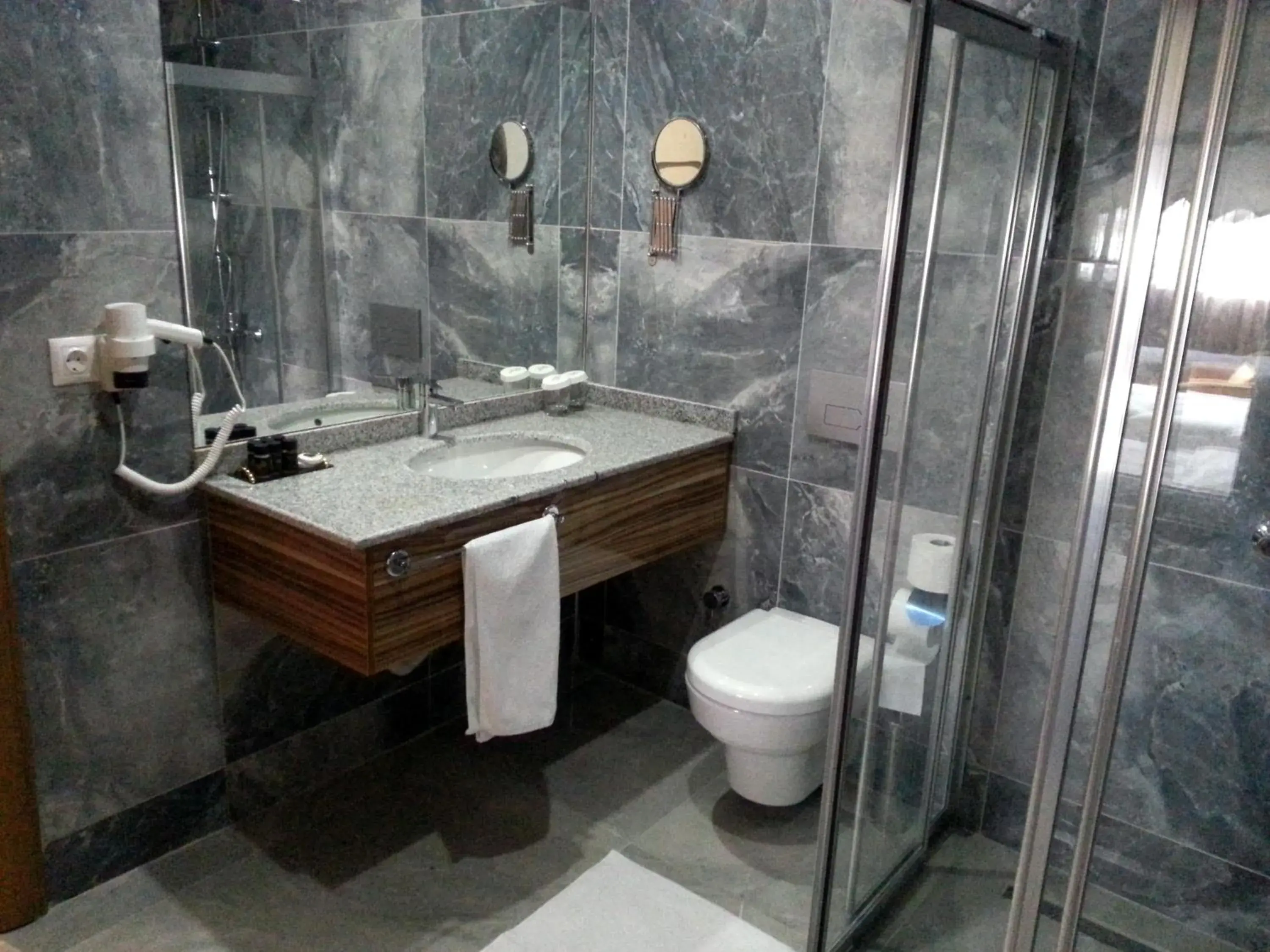 Large Twin Room in Tehran Boutique Hotel Large Twin Room in Tehran Boutique Hotel