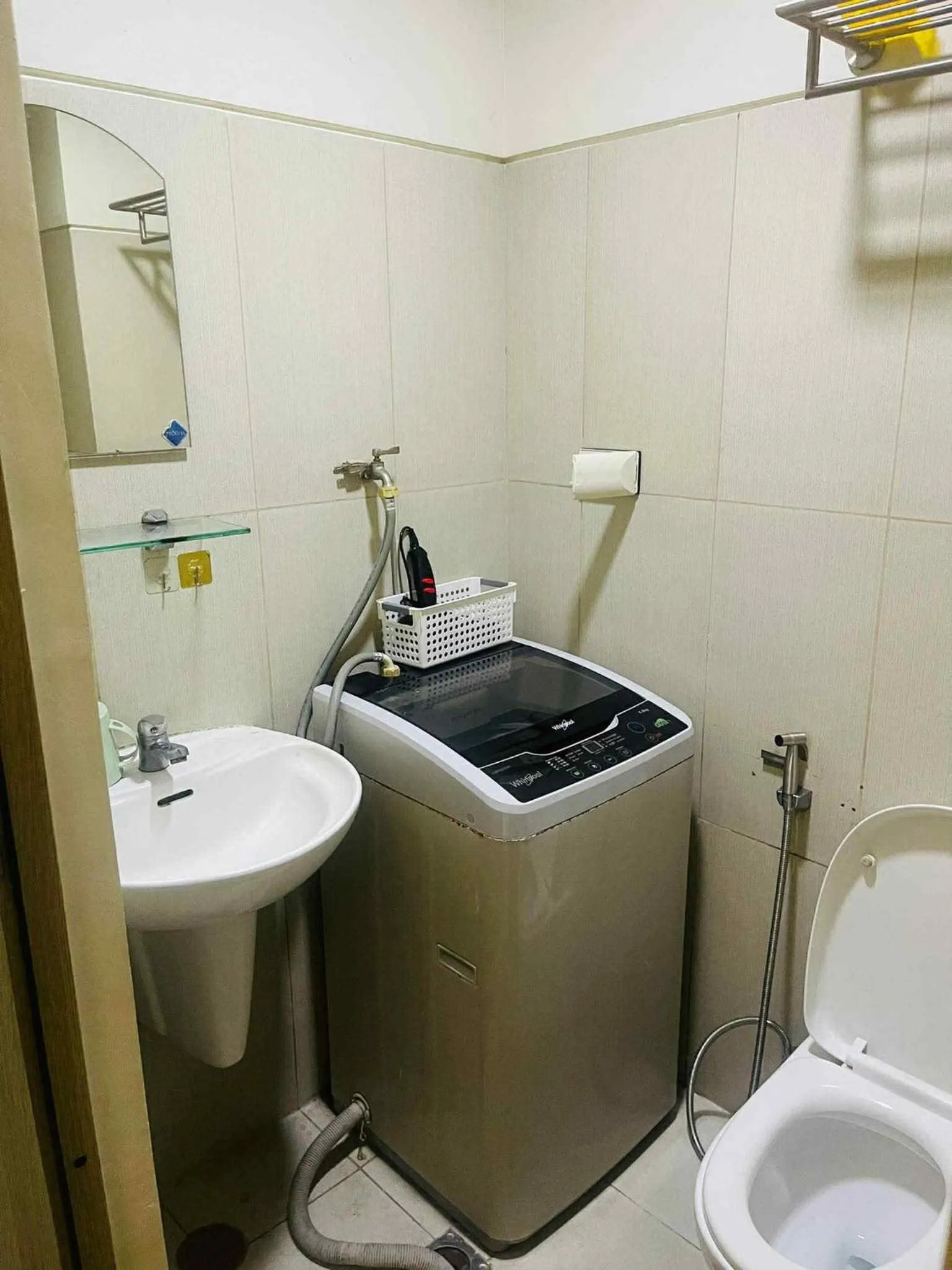 Toilet in Breeze Residences