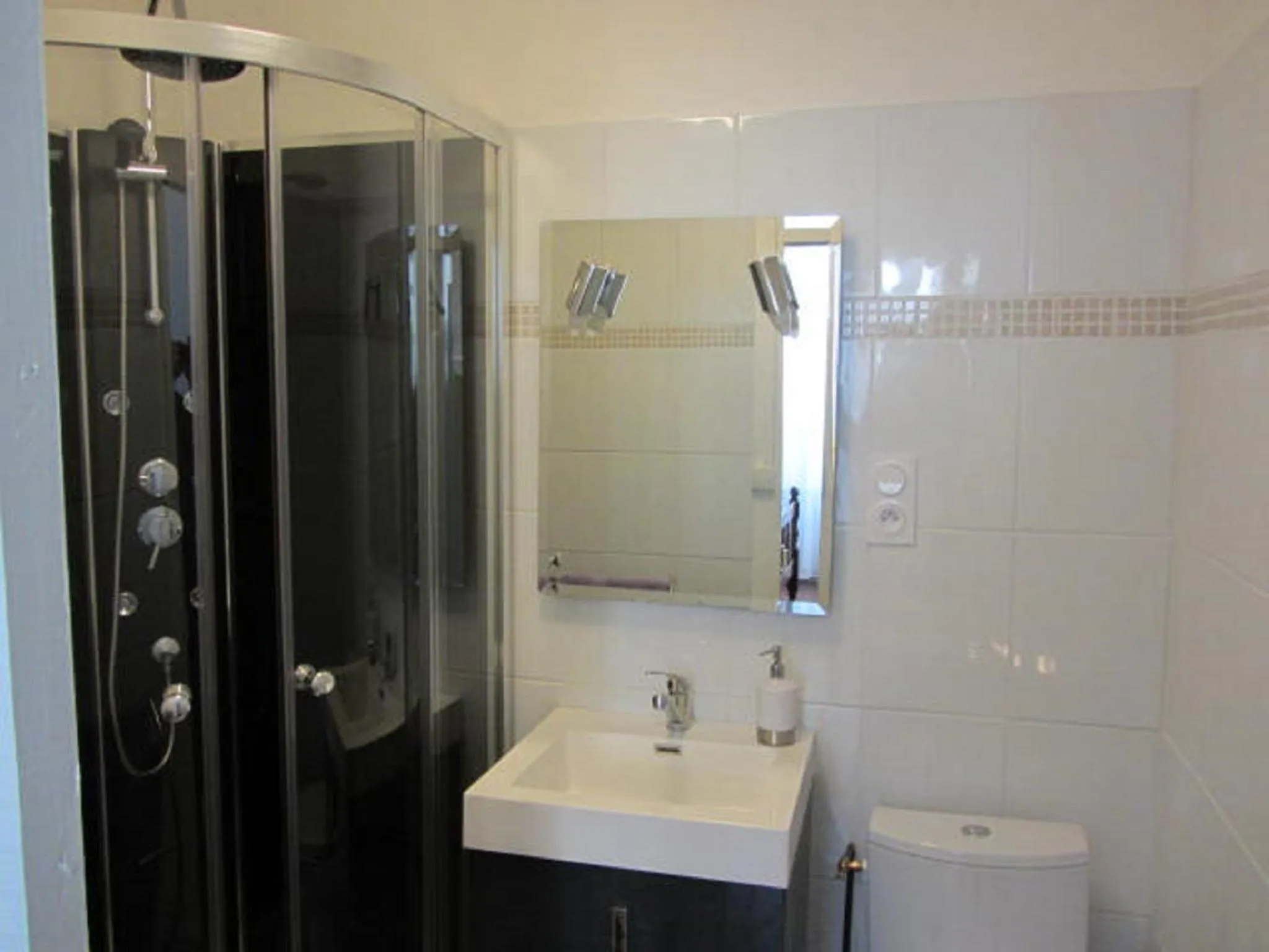 Bathroom in Aude Cité-City