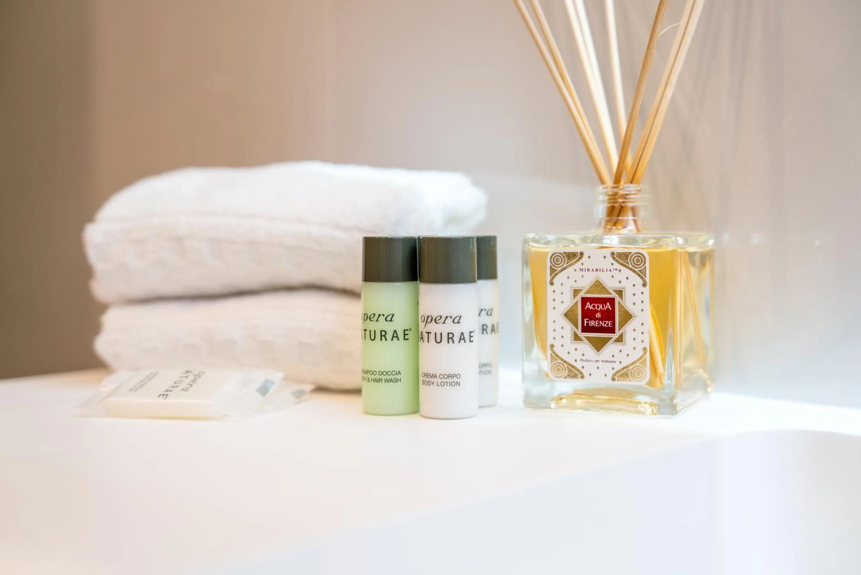 towels, Bed in Hotel Ginori Al Duomo - dBe Hotels