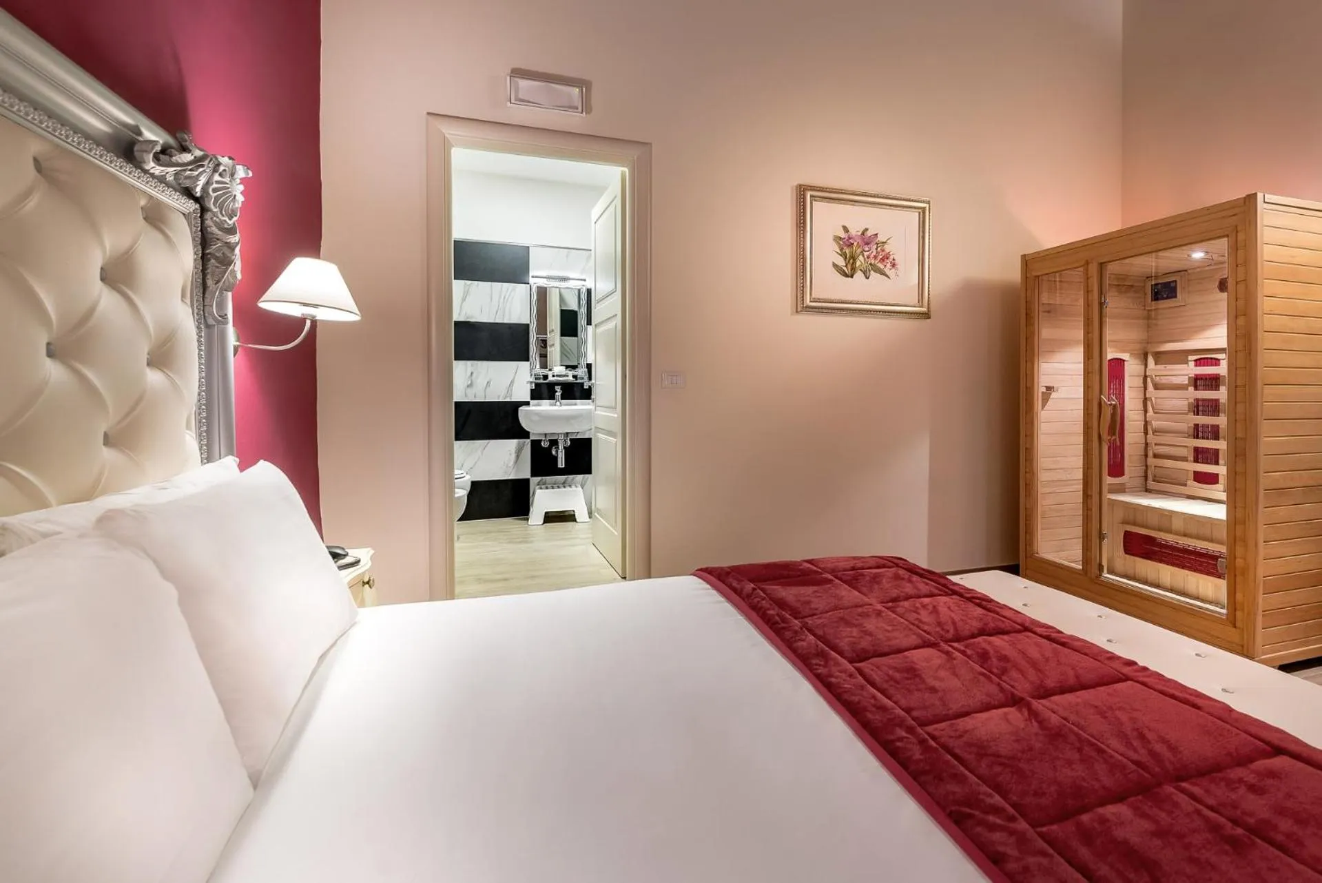 Photo of the whole room, Bed in Hotel Ginori Al Duomo - dBe Hotels