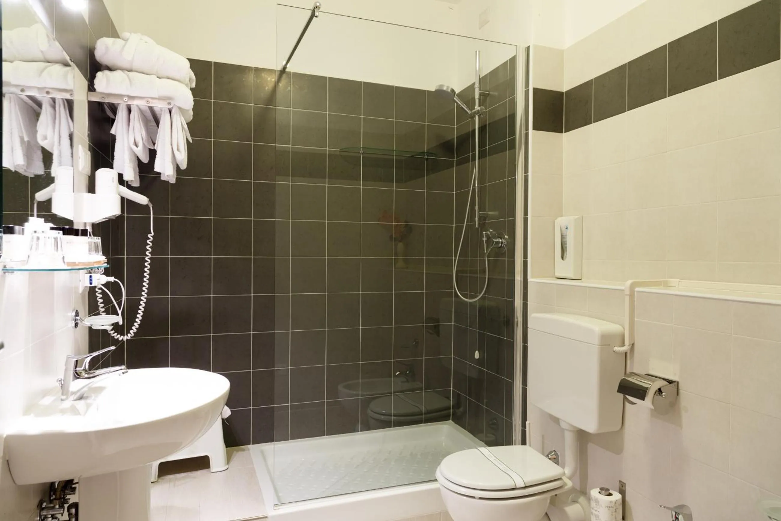 Shower in Hotel Ginori Al Duomo - dBe Hotels