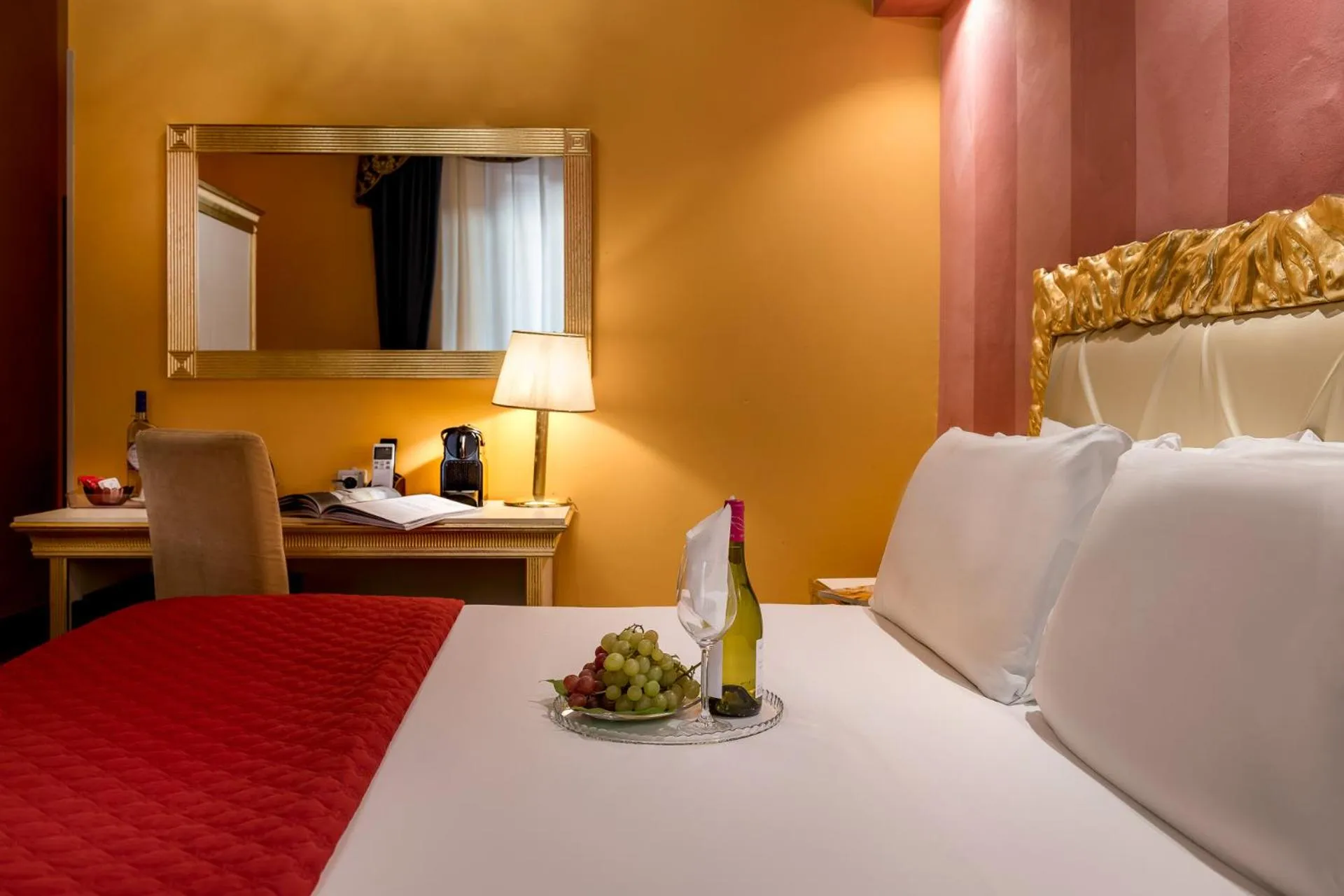 Bed in Hotel Ginori Al Duomo - dBe Hotels