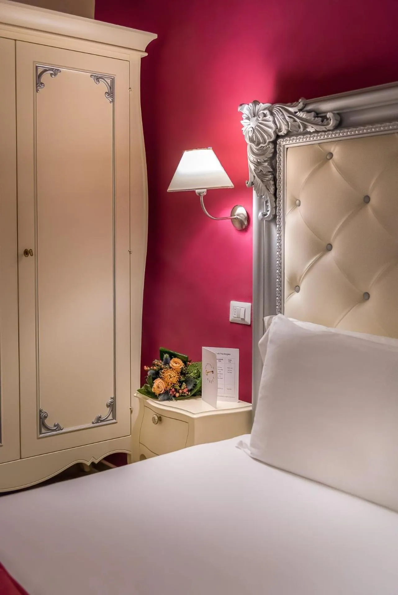 Decorative detail, Bed in Hotel Ginori Al Duomo - dBe Hotels