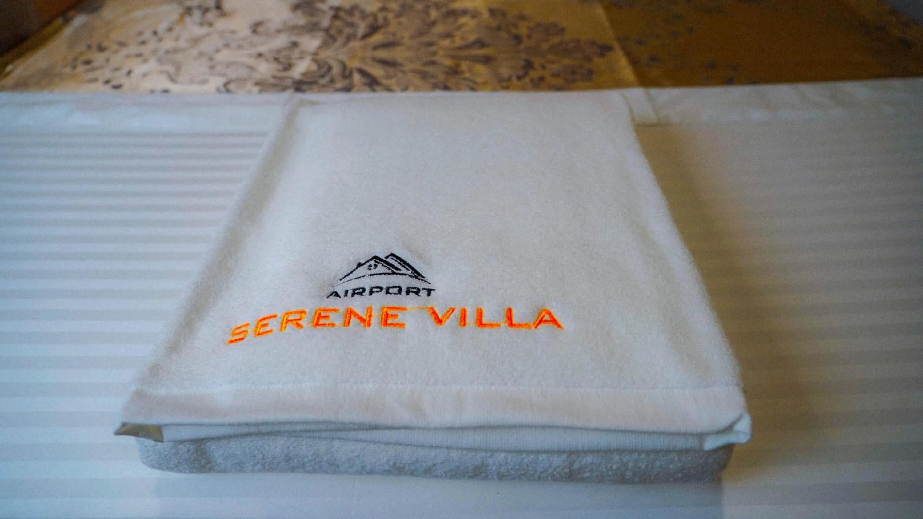 Serene Villa Airport Transit
