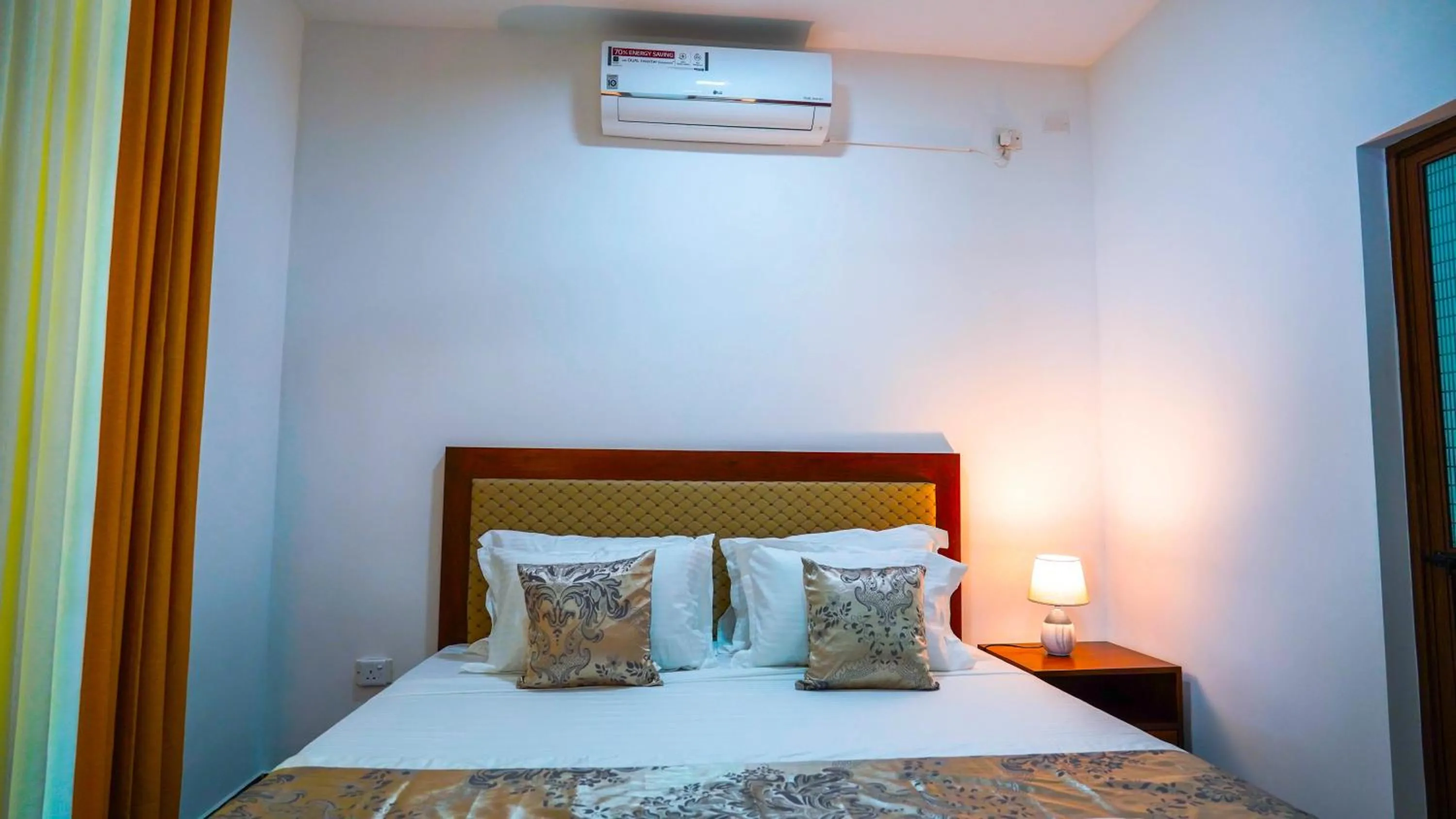 Bedroom, Bed in Serene Villa Airport Transit