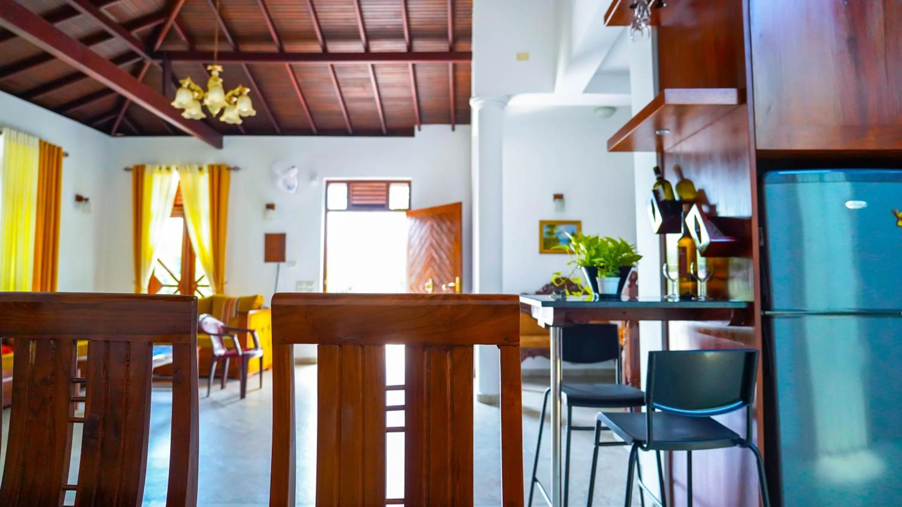 Dining area in Serene Villa Airport Transit