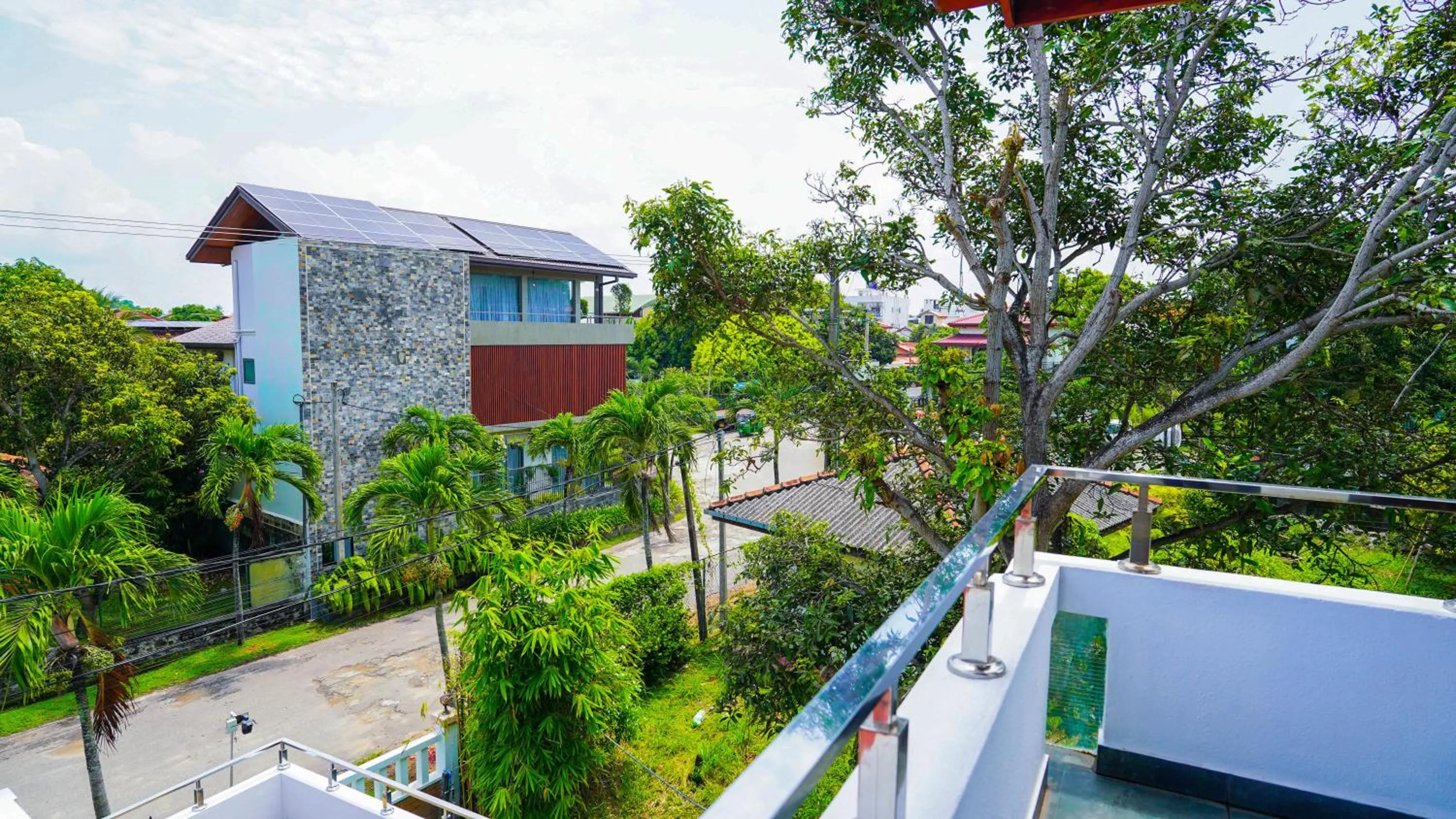 Garden view in Serene Villa Airport Transit
