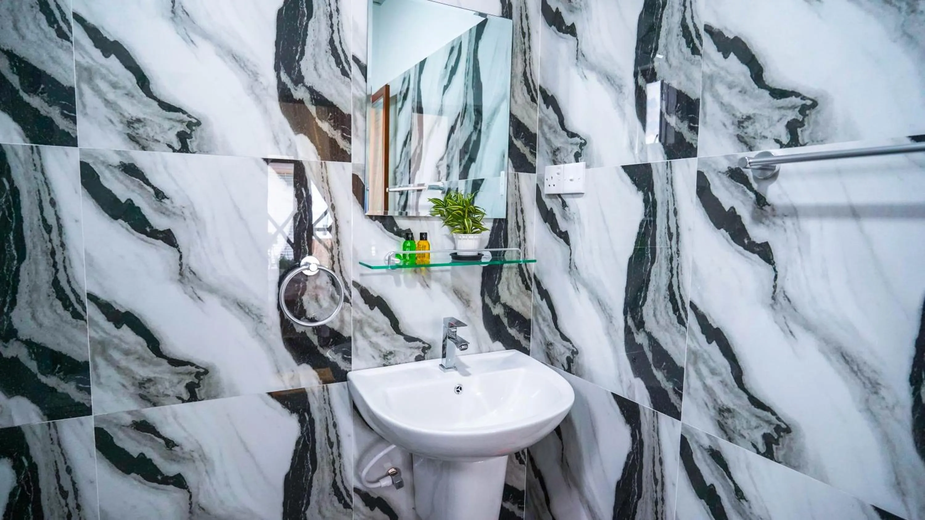 Bathroom in Serene Villa Airport Transit