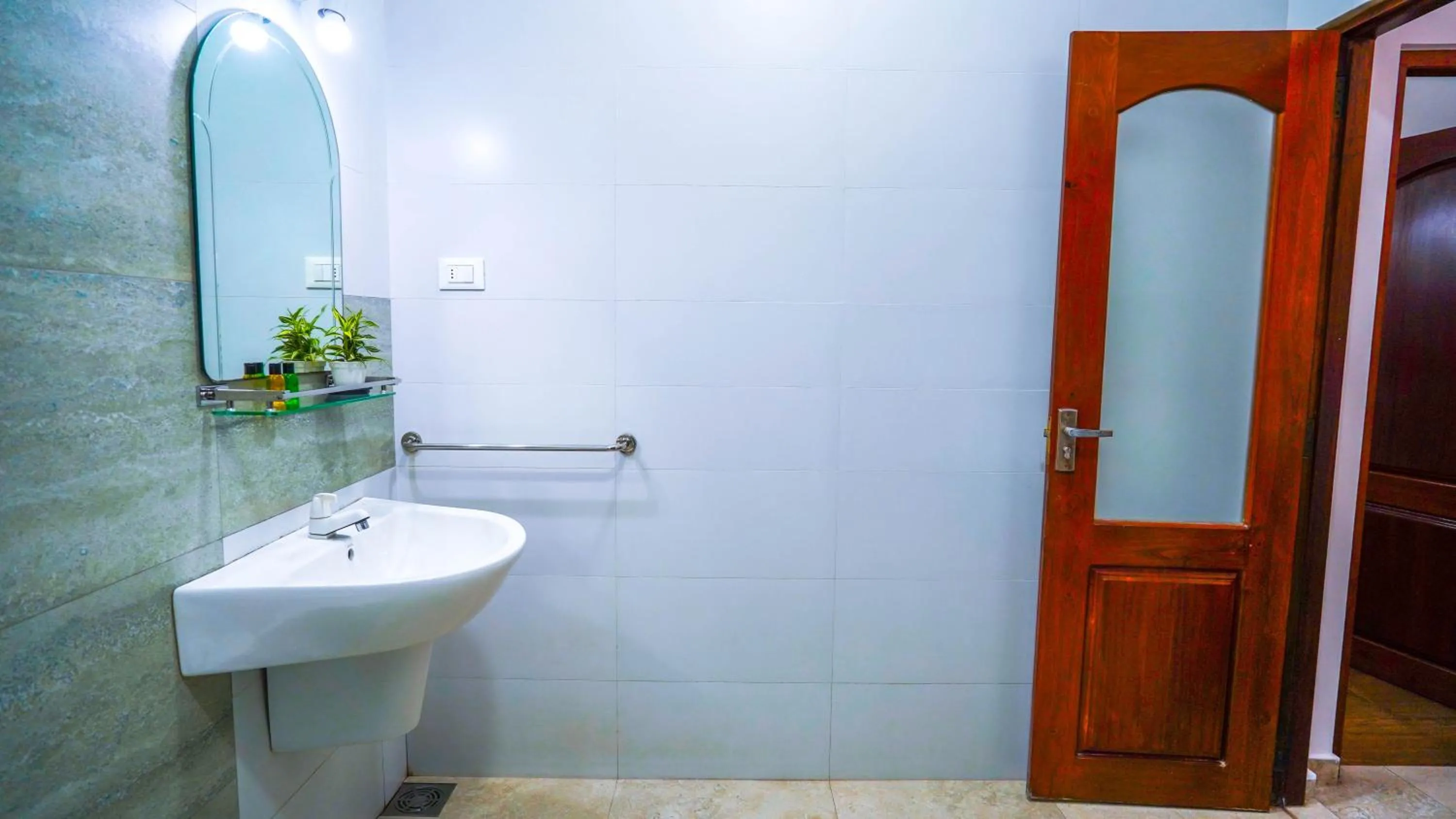 Bathroom in Serene Villa Airport Transit
