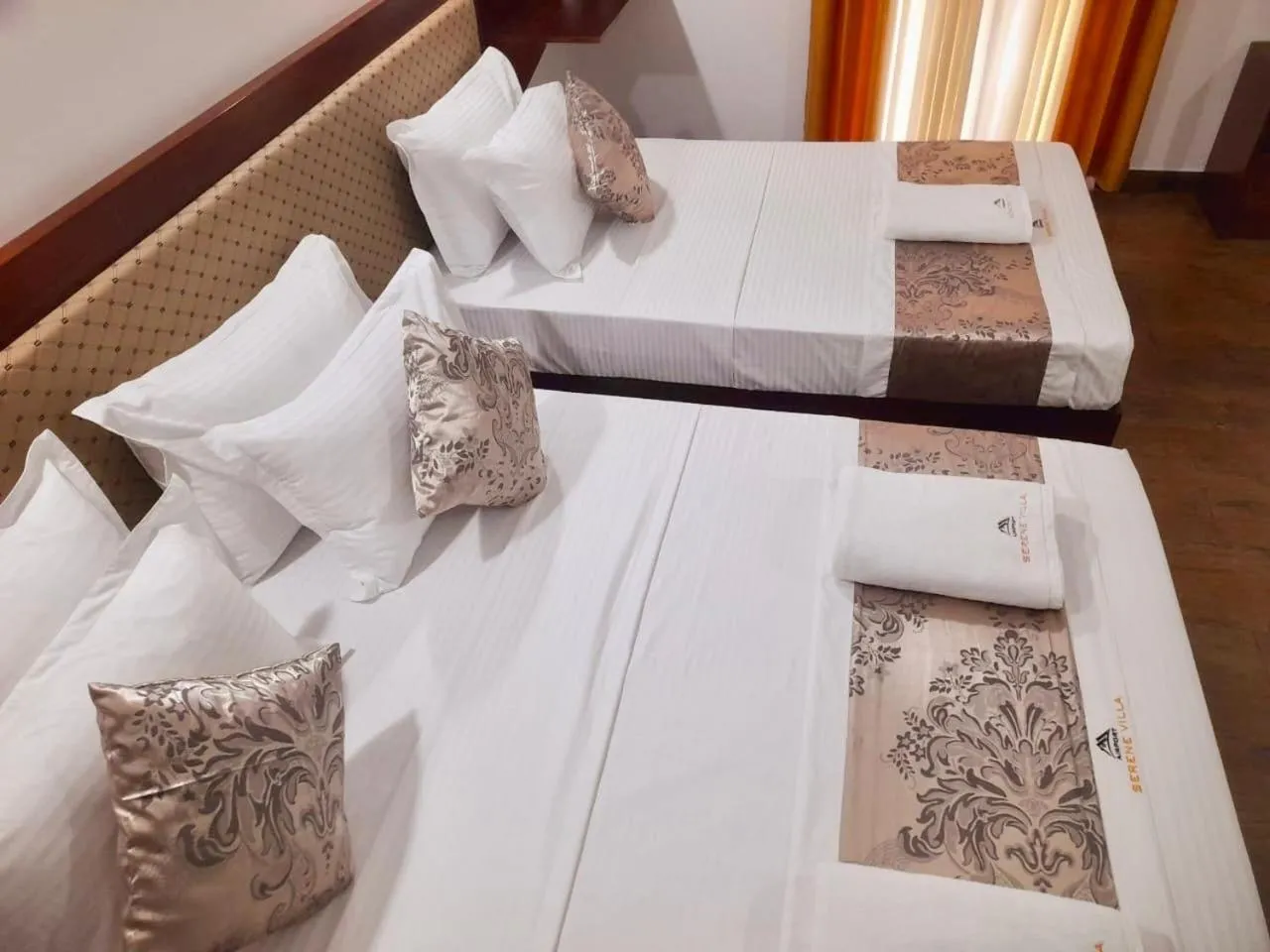 Bed in Serene Villa Airport Transit