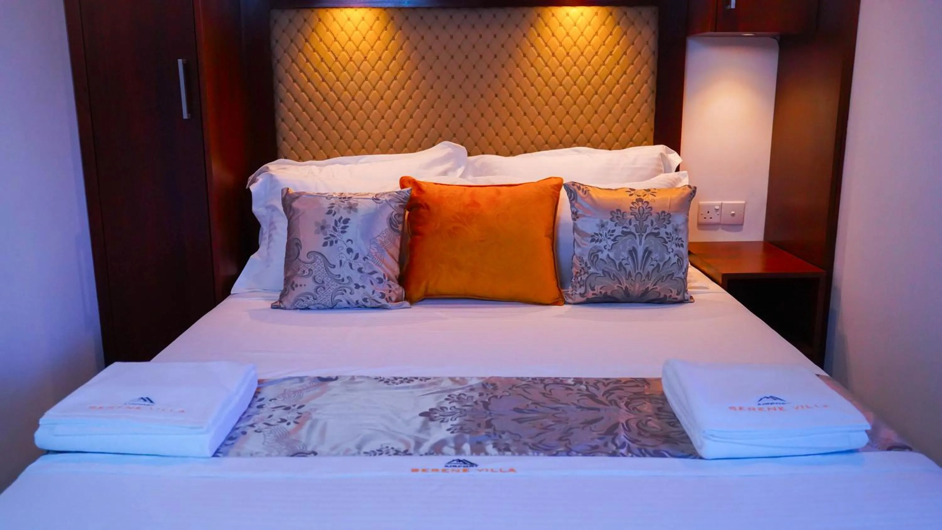 Bedroom, Bed in Serene Villa Airport Transit