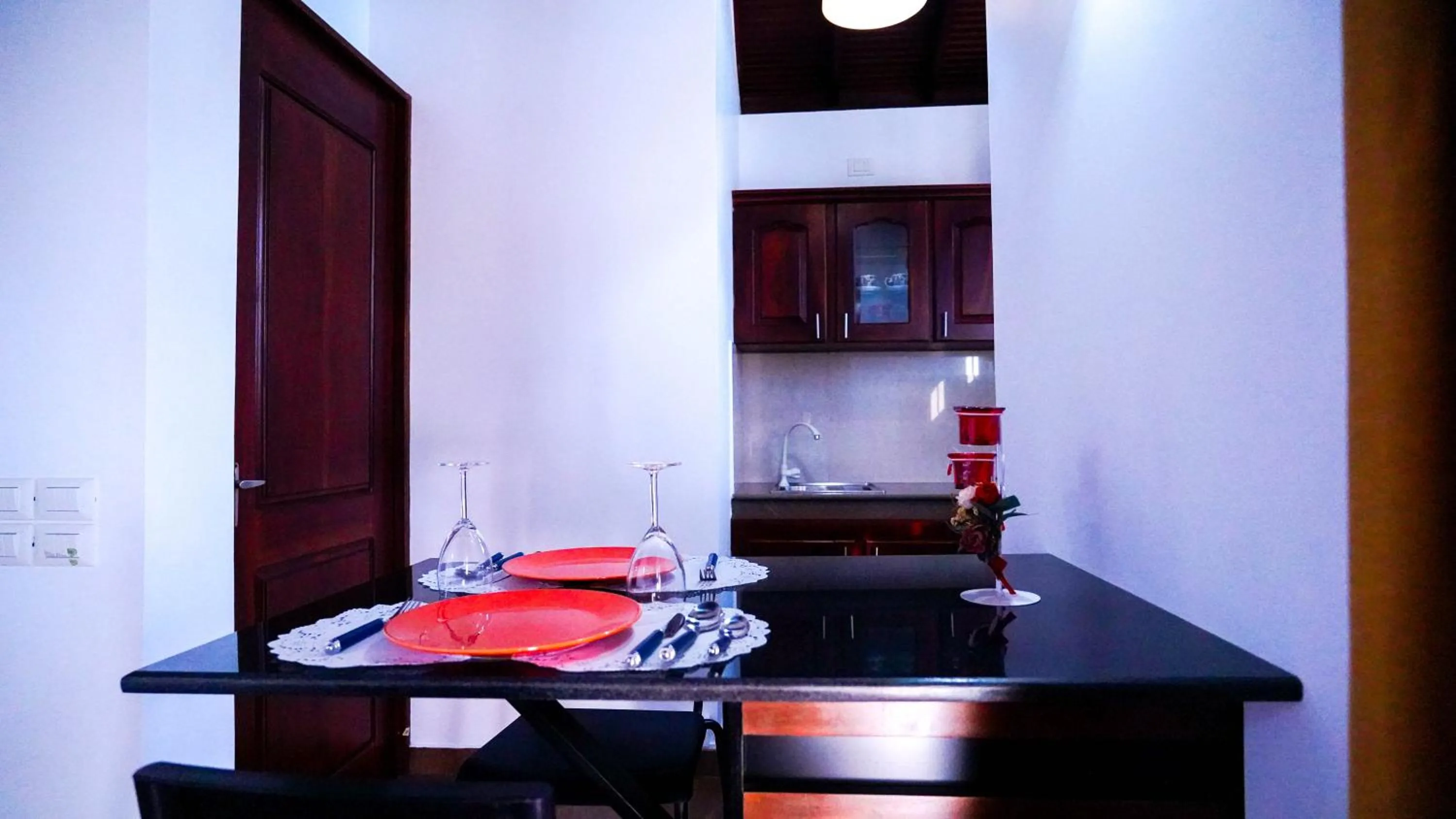 Dining area in Serene Villa Airport Transit