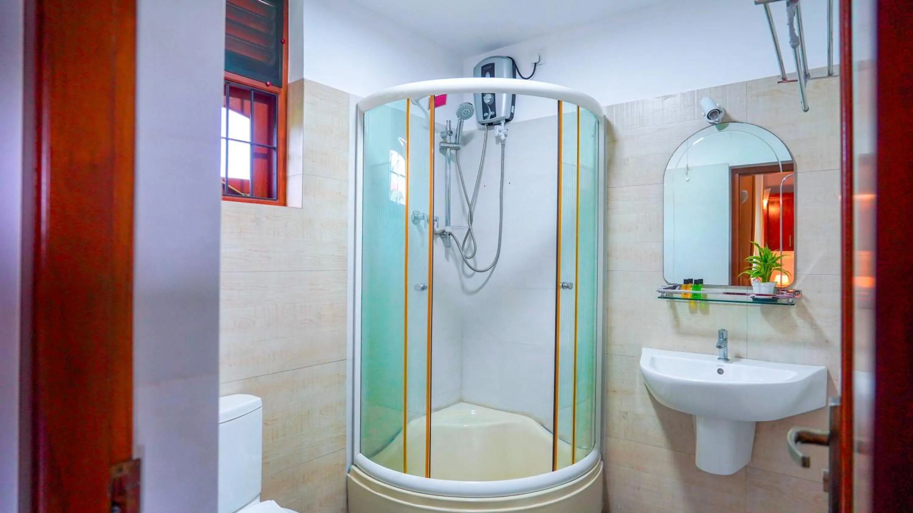 Shower in Serene Villa Airport Transit