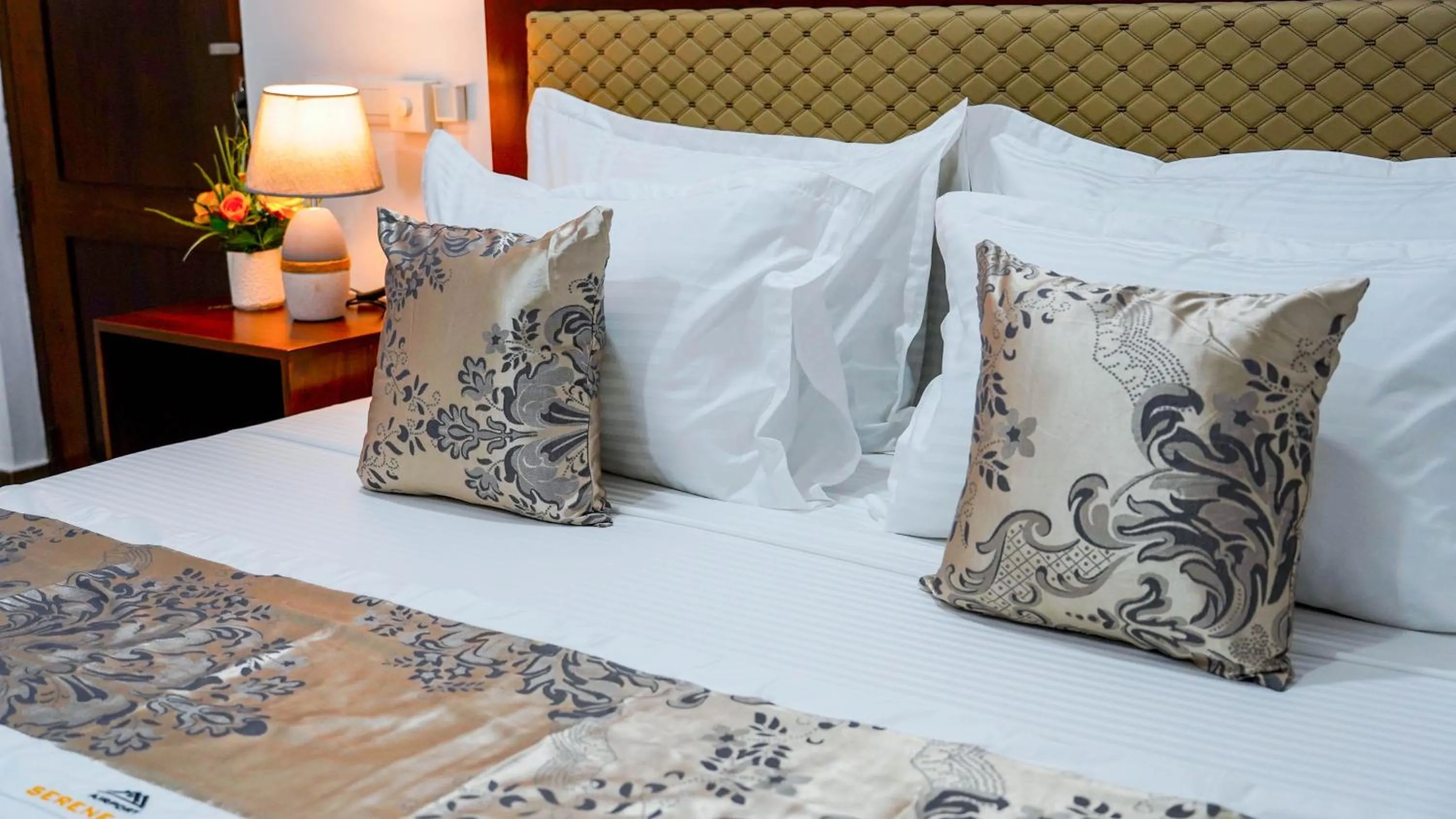 Bedroom, Bed in Serene Villa Airport Transit
