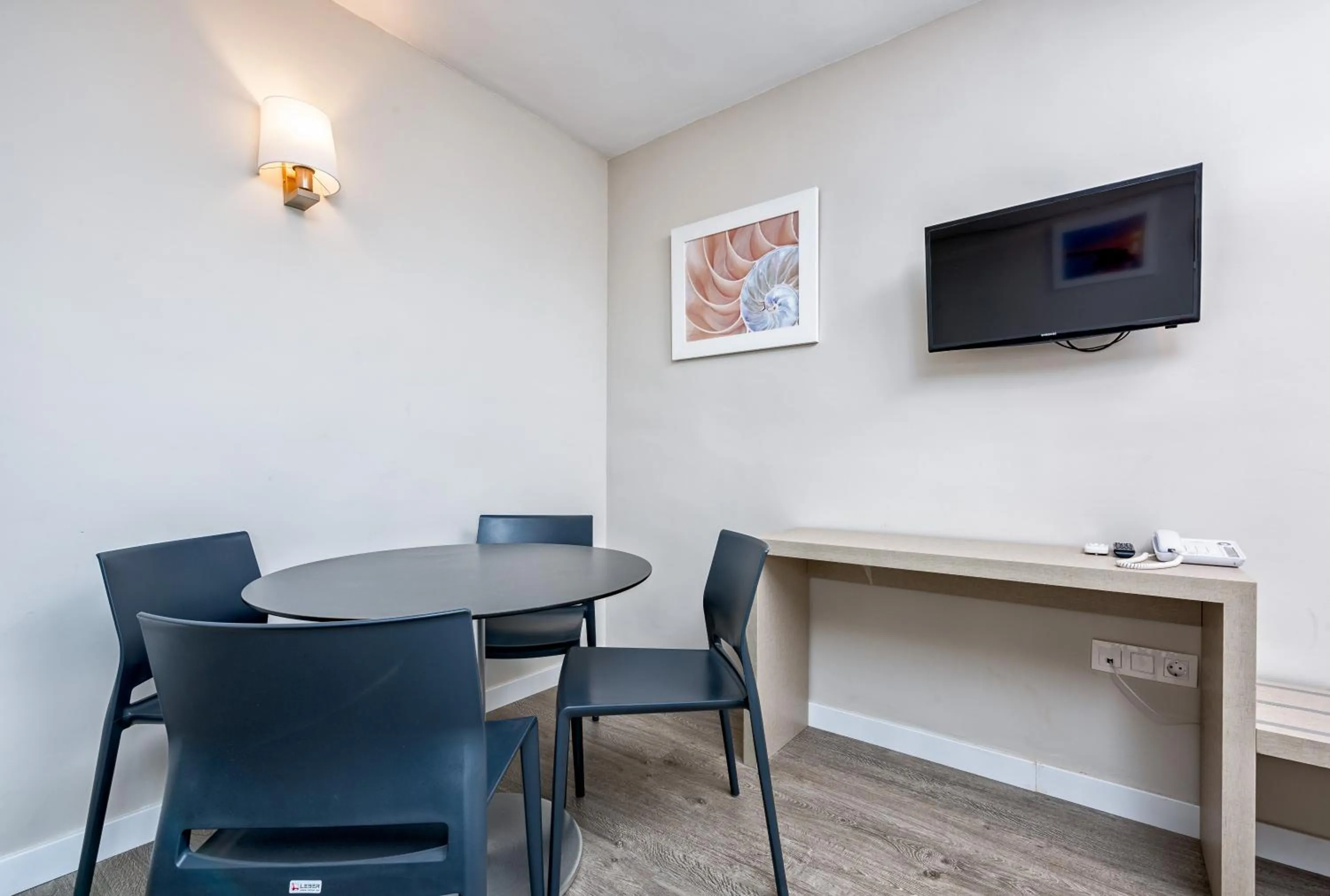 Dining Area in Veramar Aparthotel