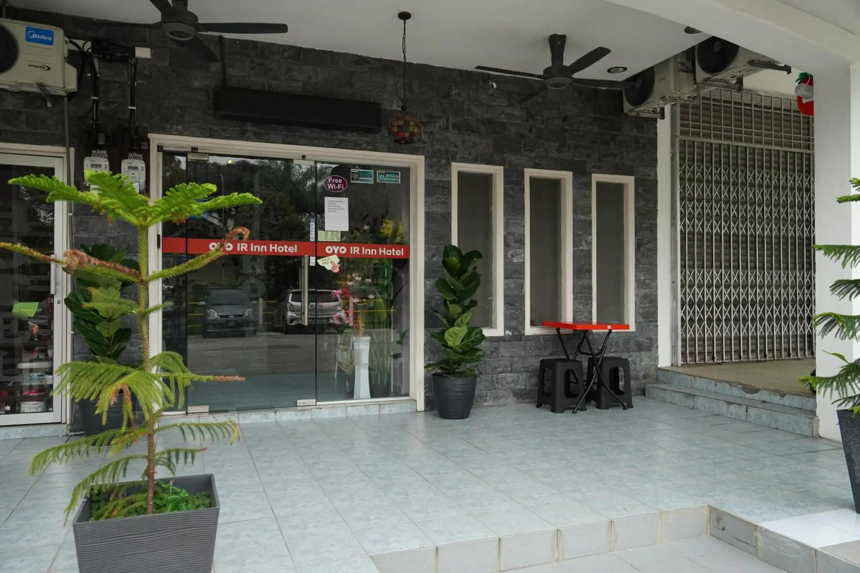 Property building in Ir Inn Hotel Property building in Ir Inn Hotel