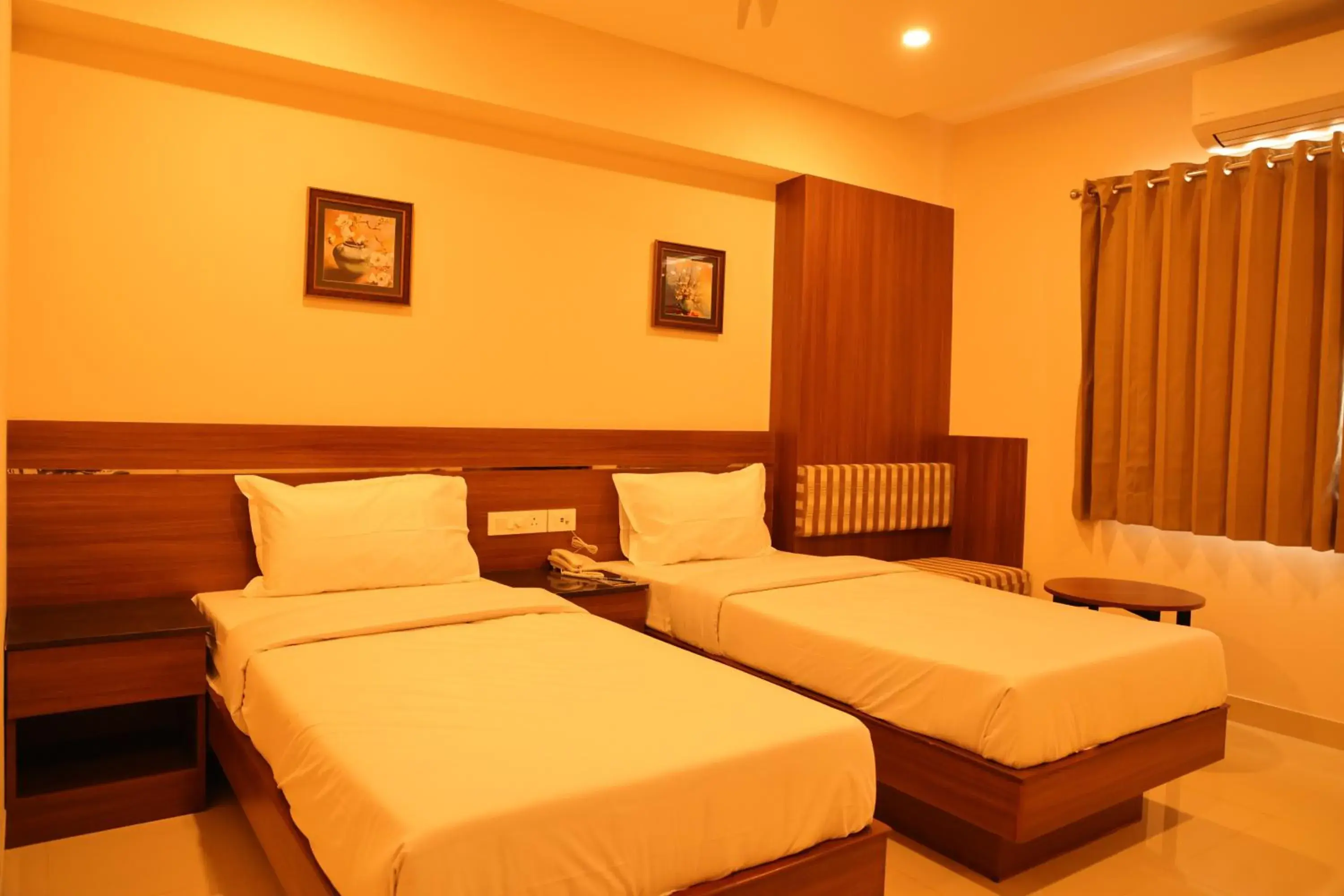 Bedroom, Bed in Hotel Le Palace Bedroom, Bed in Hotel Le Palace