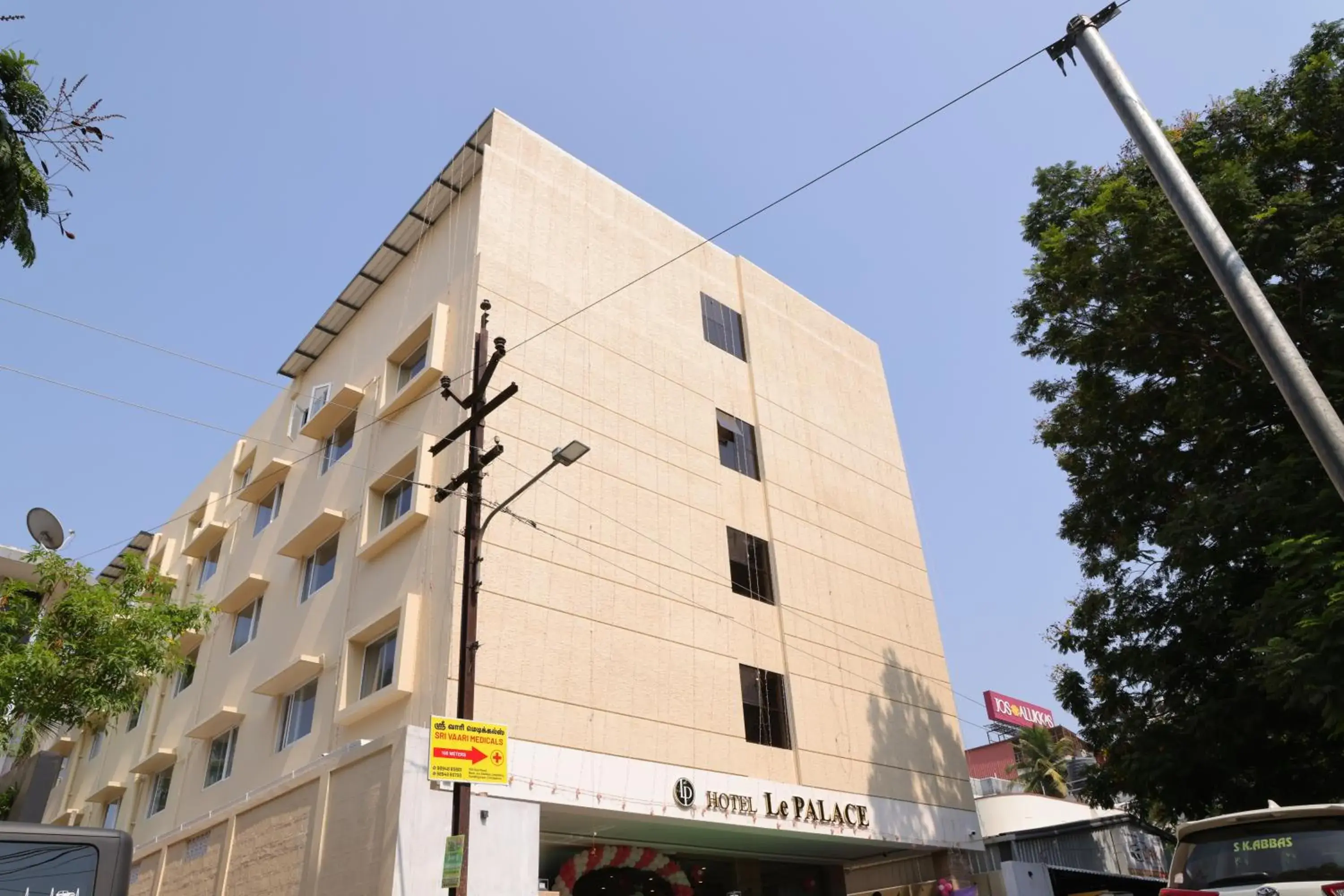 Property building in Hotel Le Palace Property building in Hotel Le Palace