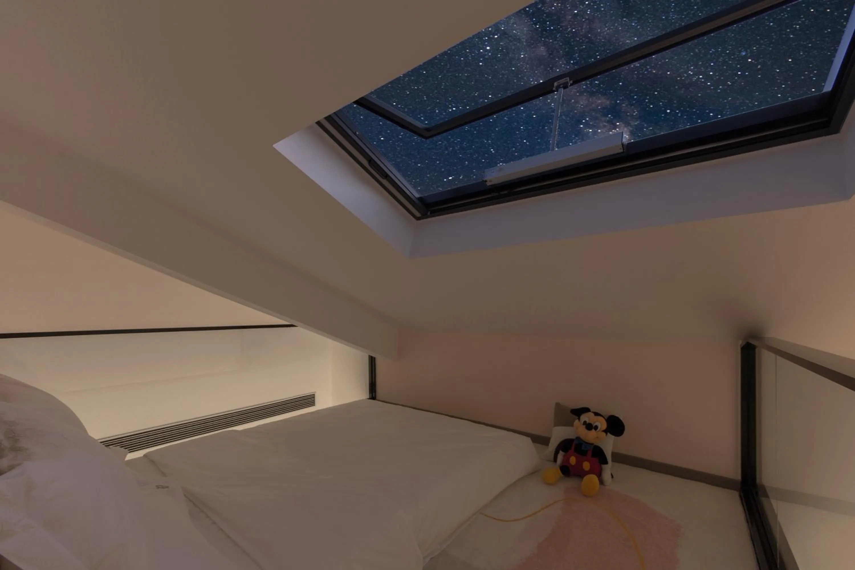Bed in SIXI Conglu Design Aesthetics Hotel
