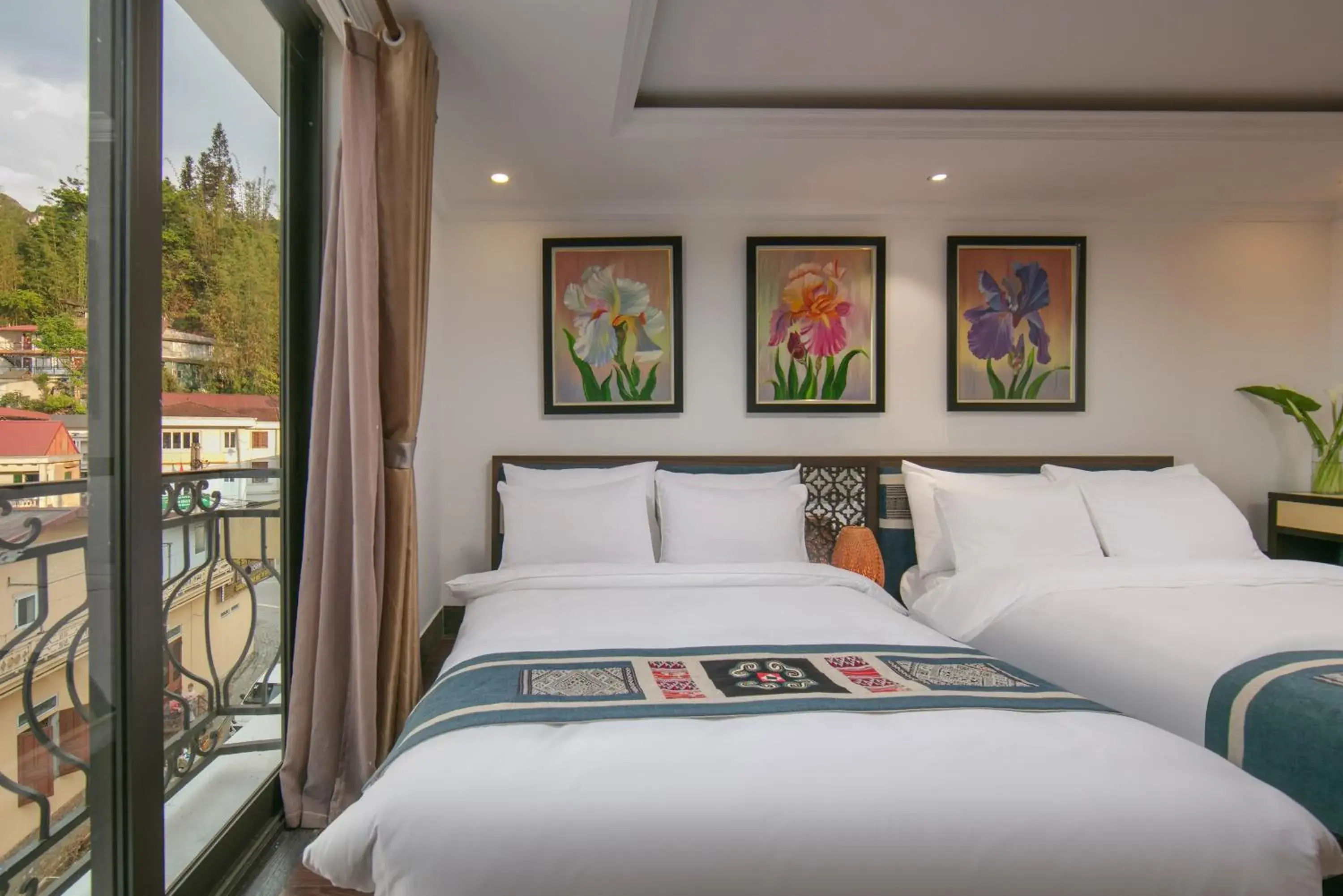 Superior Twin Room in Quiet Sapa Hotel Superior Twin Room in Quiet Sapa Hotel