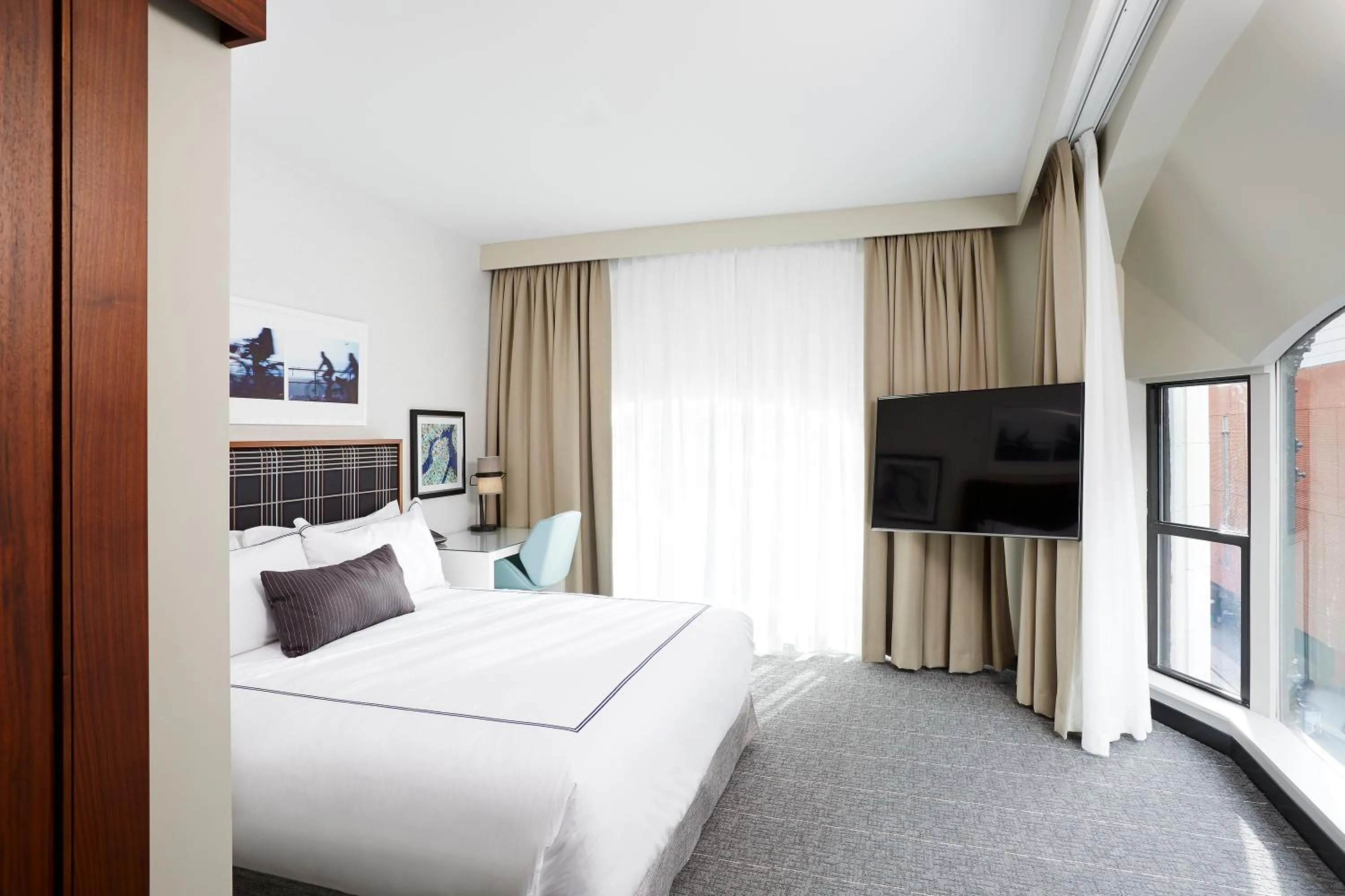 Photo of the whole room, Bed in The Godfrey Hotel Boston