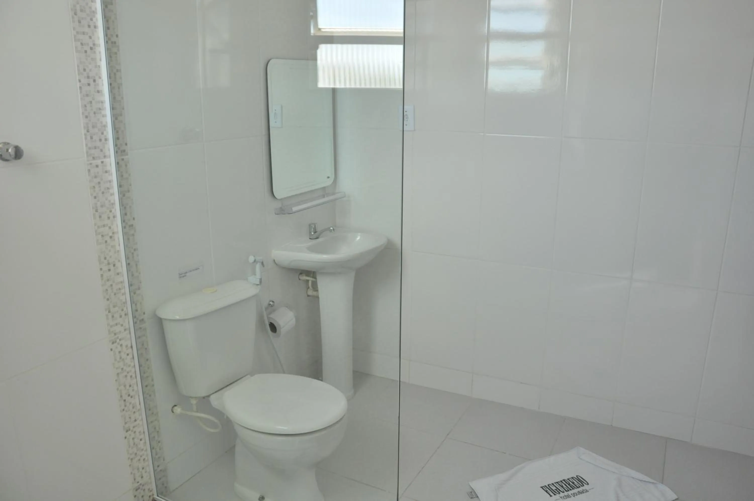 Toilet in Hotel Pousada Figueiredo