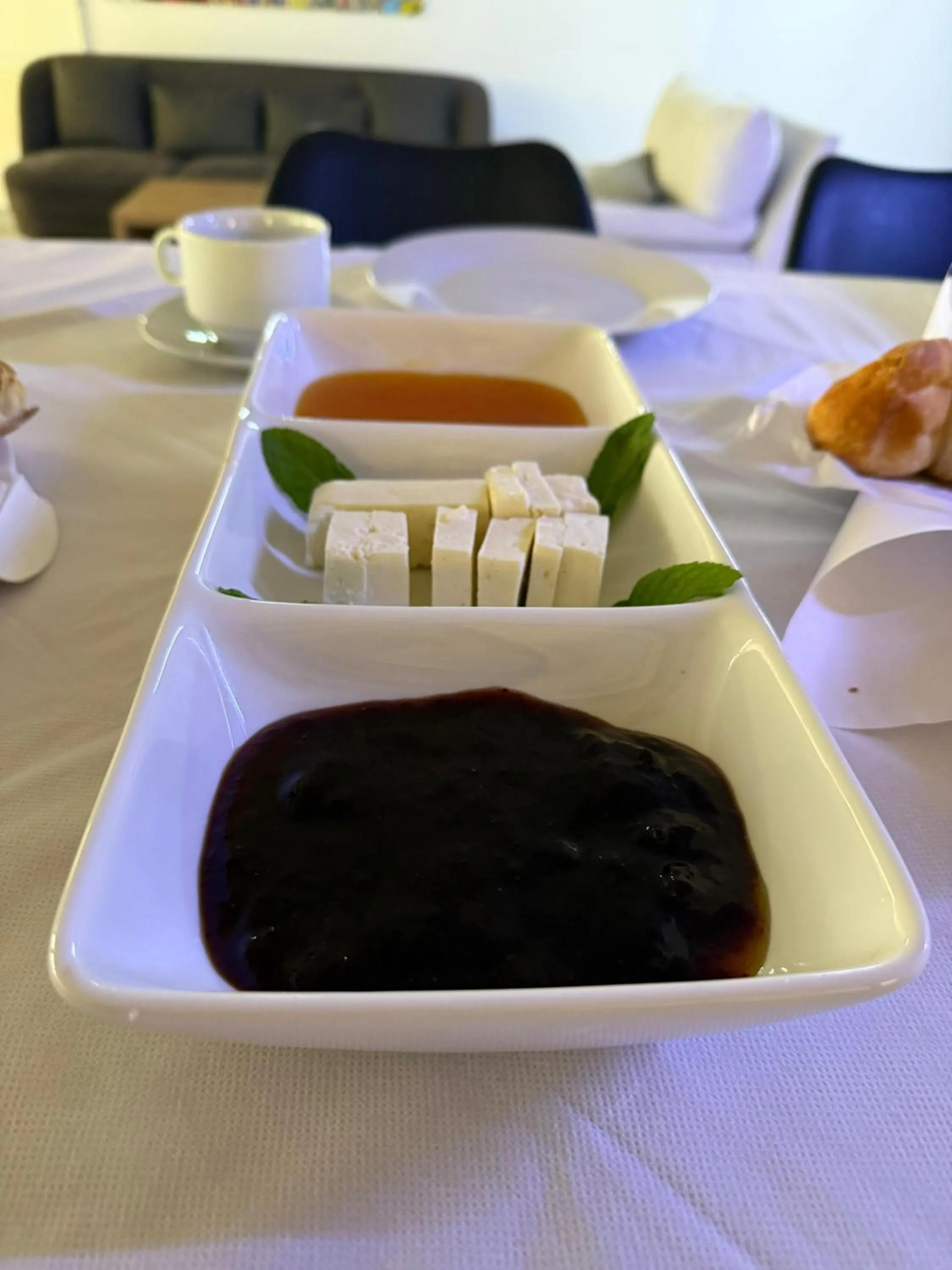 Food in Shade Hotel Beirut