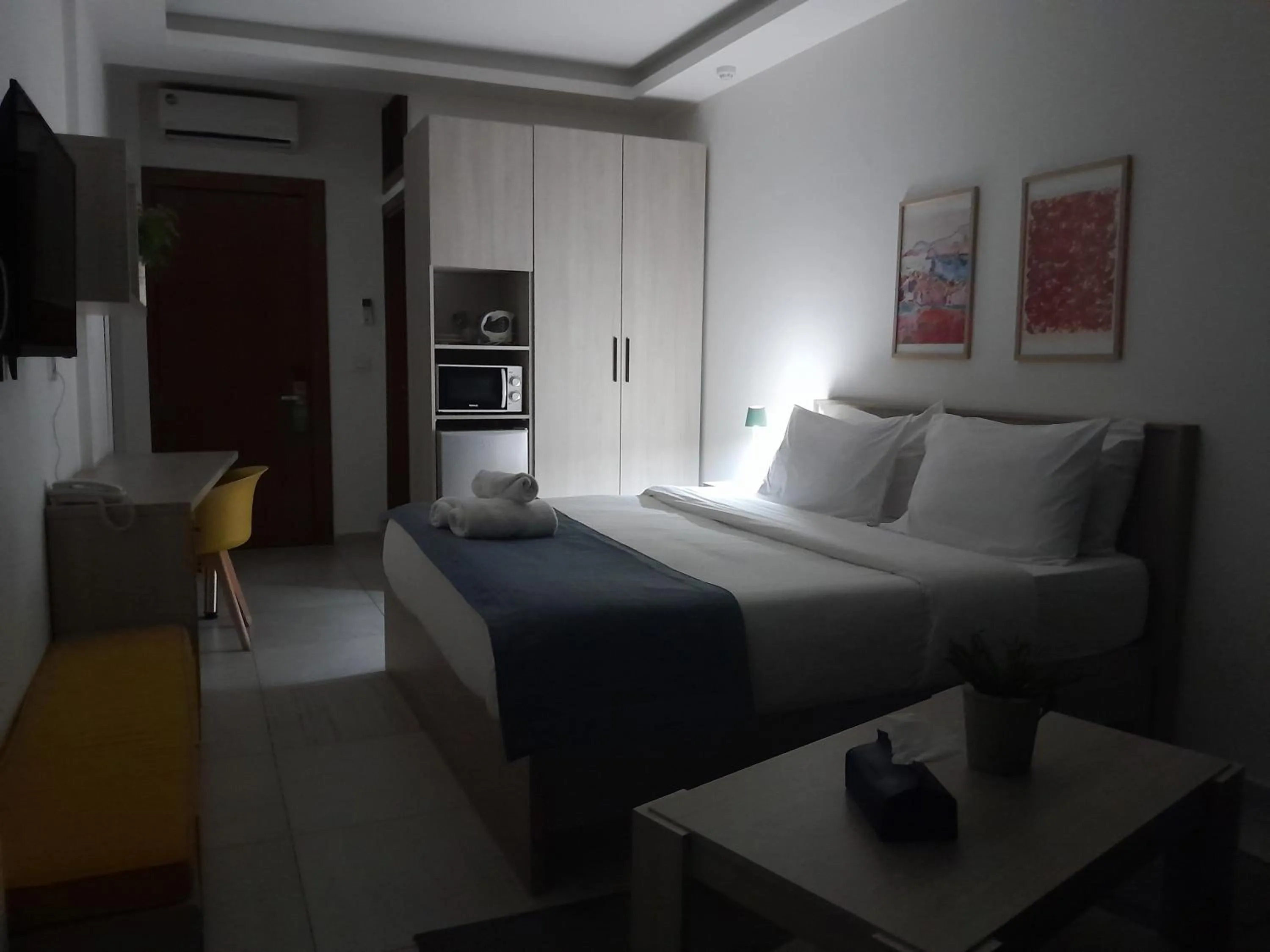 Bed in Shade Hotel Beirut