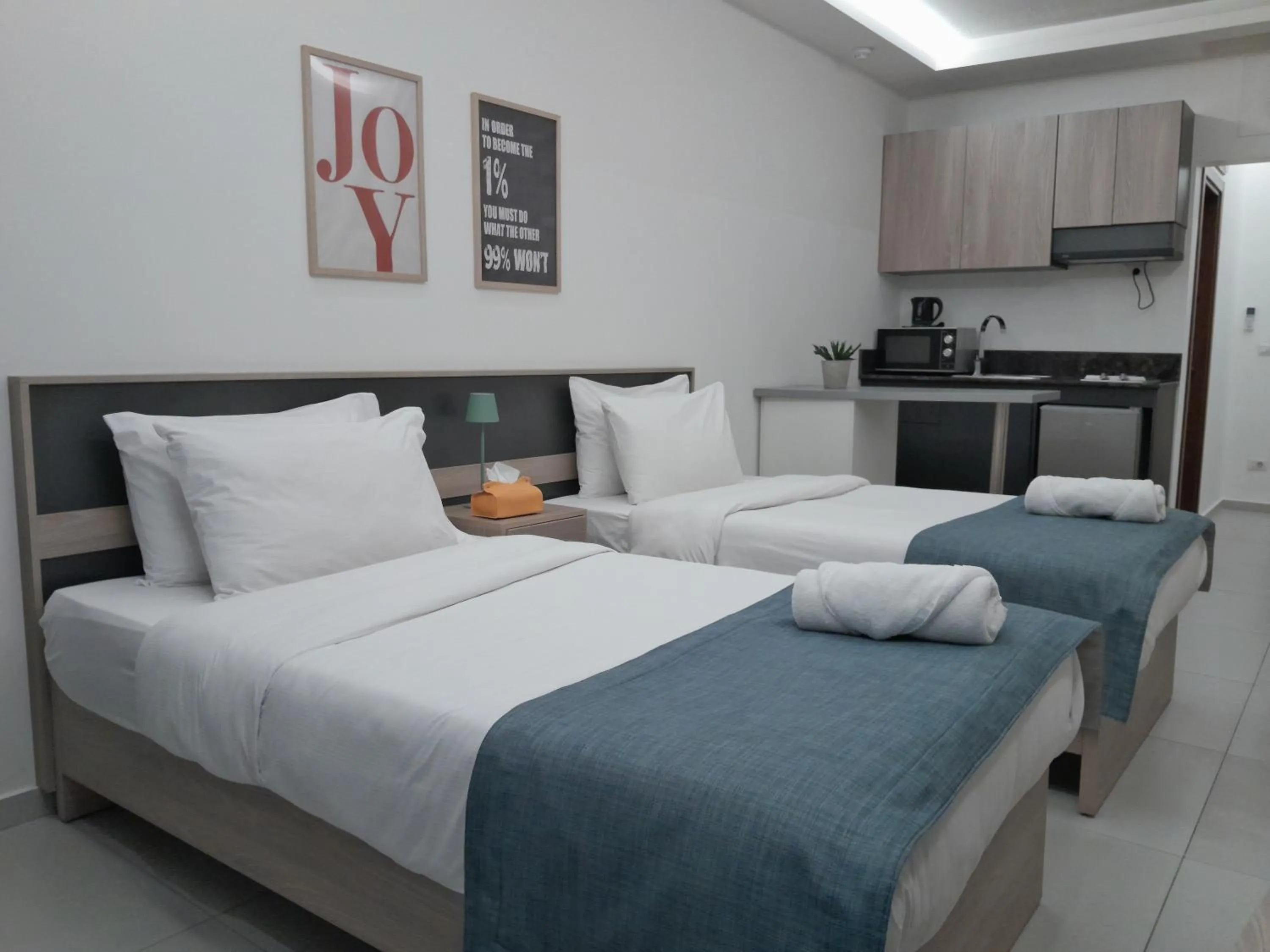 Kitchen or kitchenette, Bed in Shade Hotel Beirut