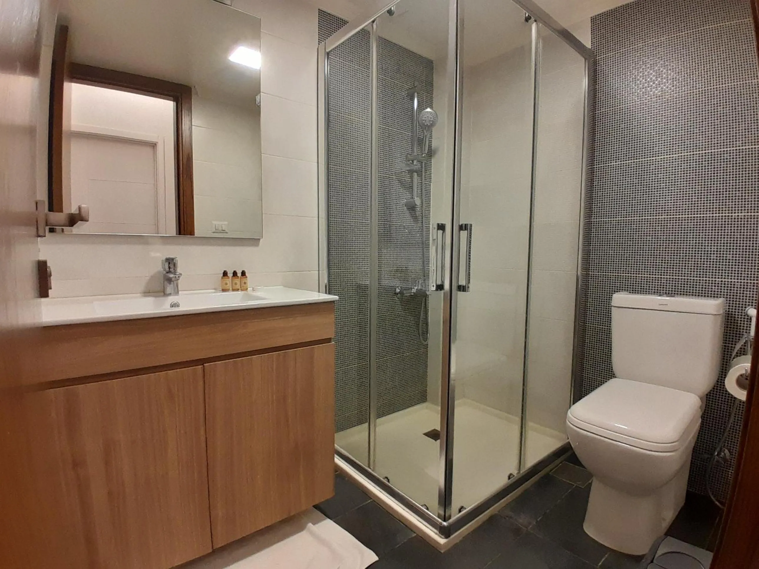 Shower in Shade Hotel Beirut