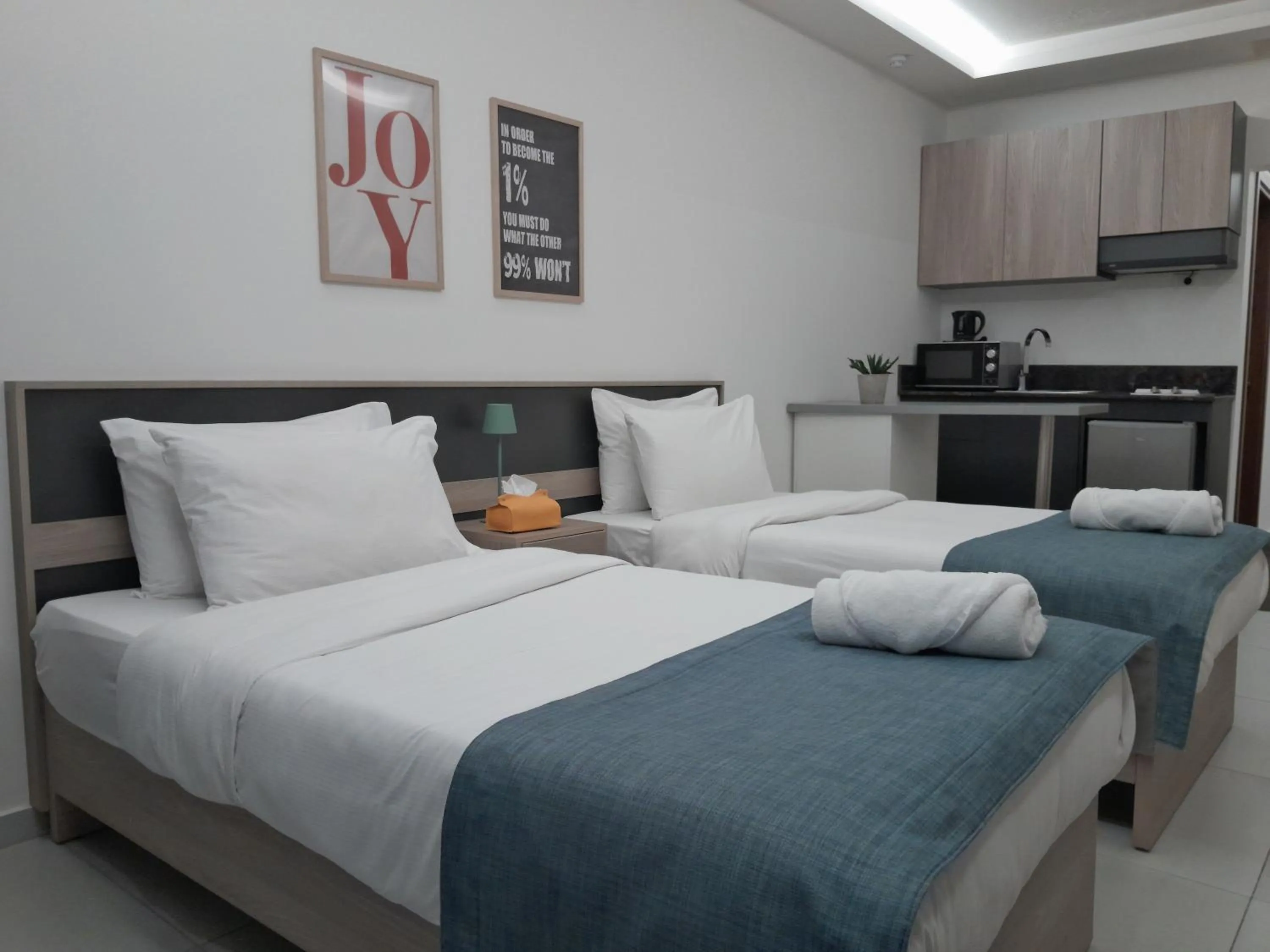 Kitchen or kitchenette, Bed in Shade Hotel Beirut