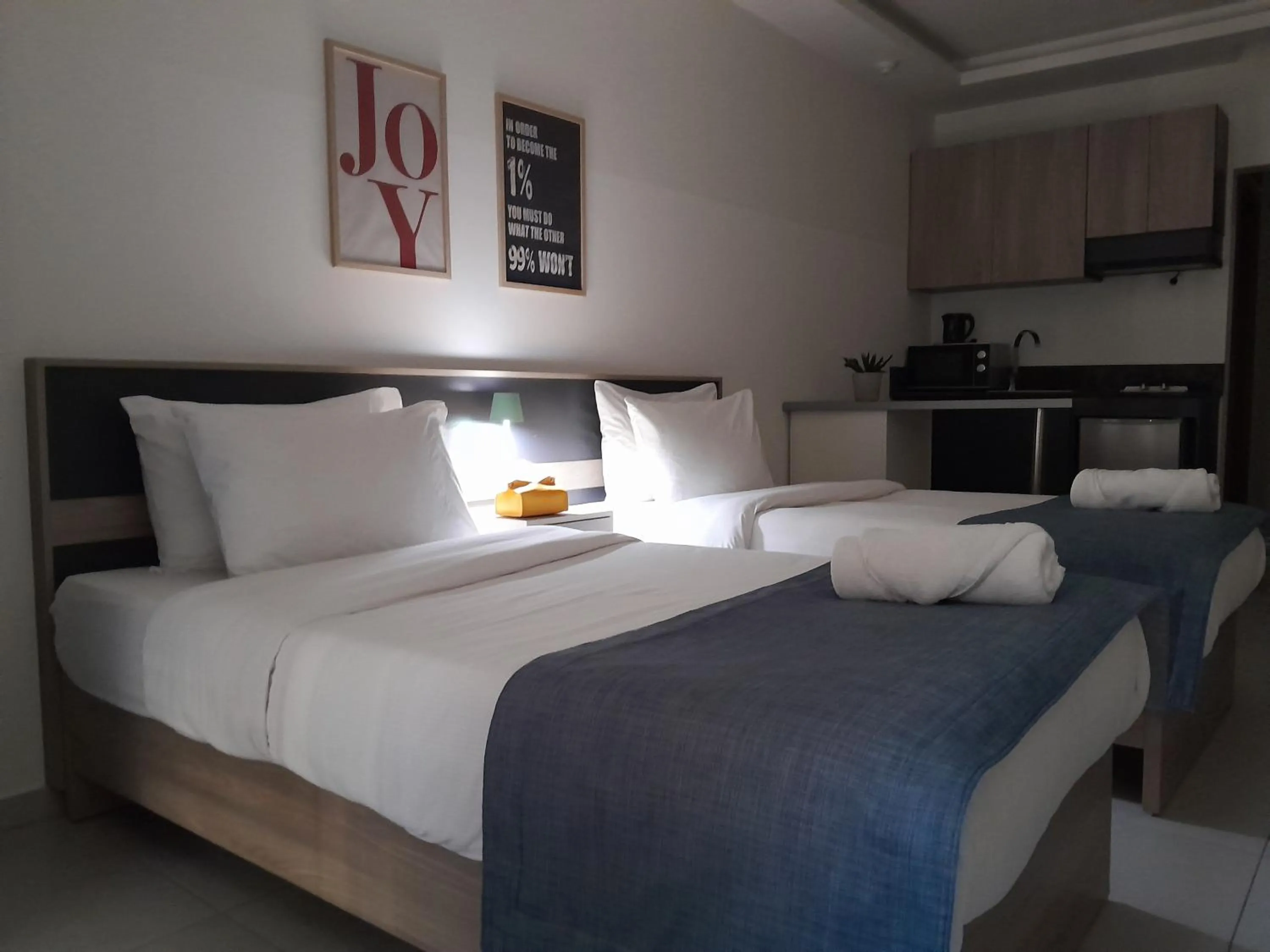 Kitchen or kitchenette, Bed in Shade Hotel Beirut