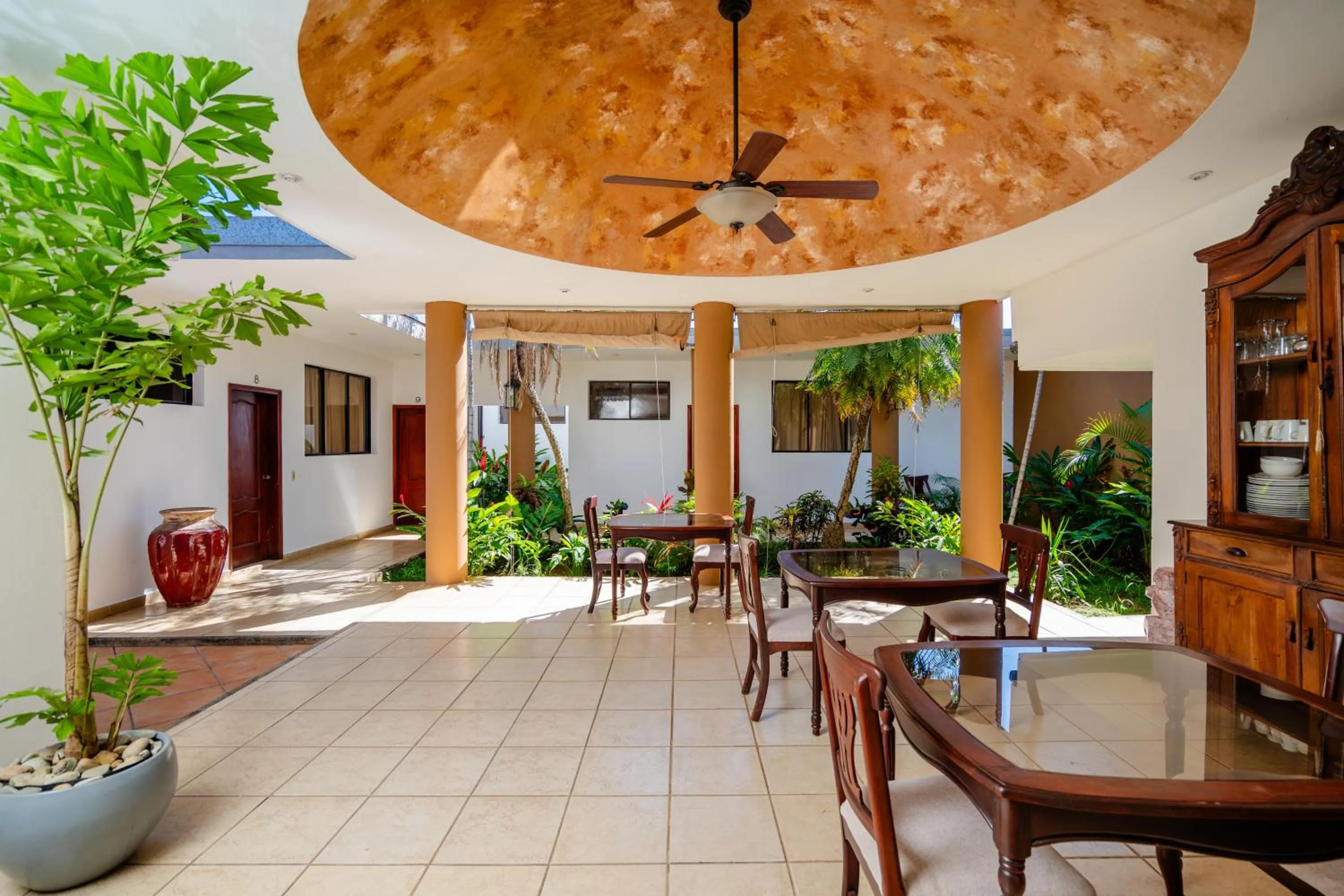 Villa Fontana Nesthost Stays