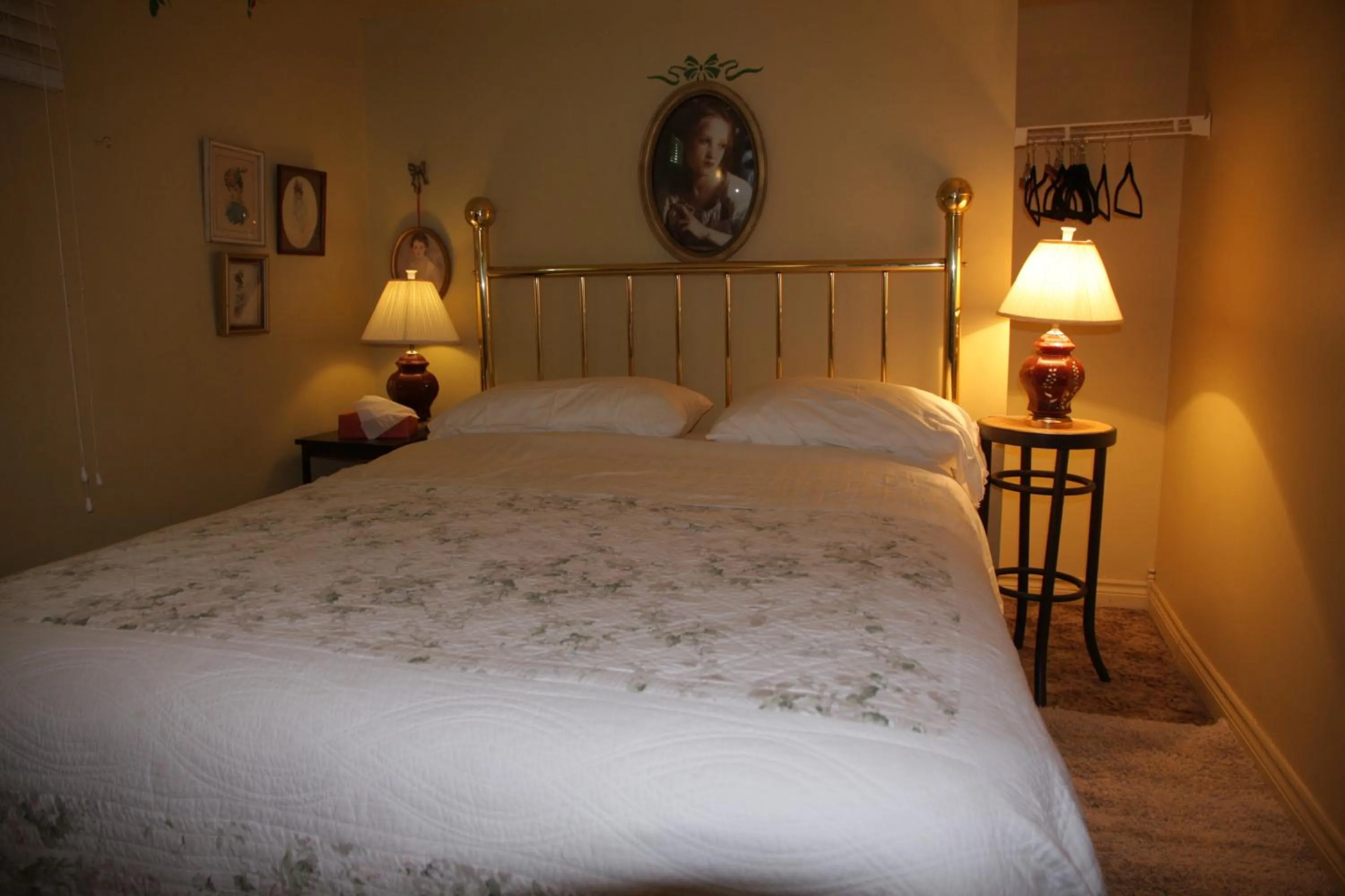Bedroom, Bed in O'Brien House