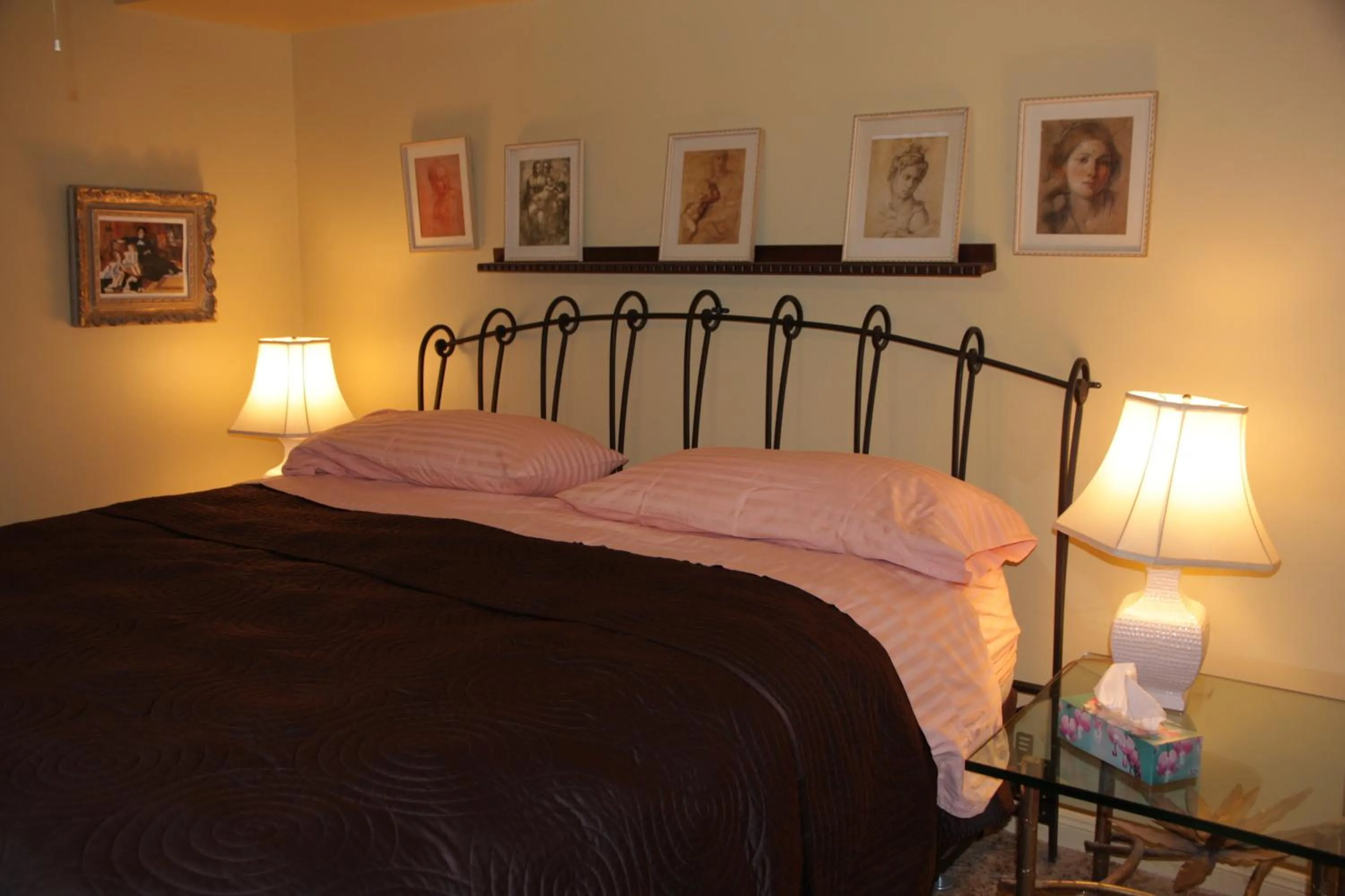Bedroom, Bed in O'Brien House