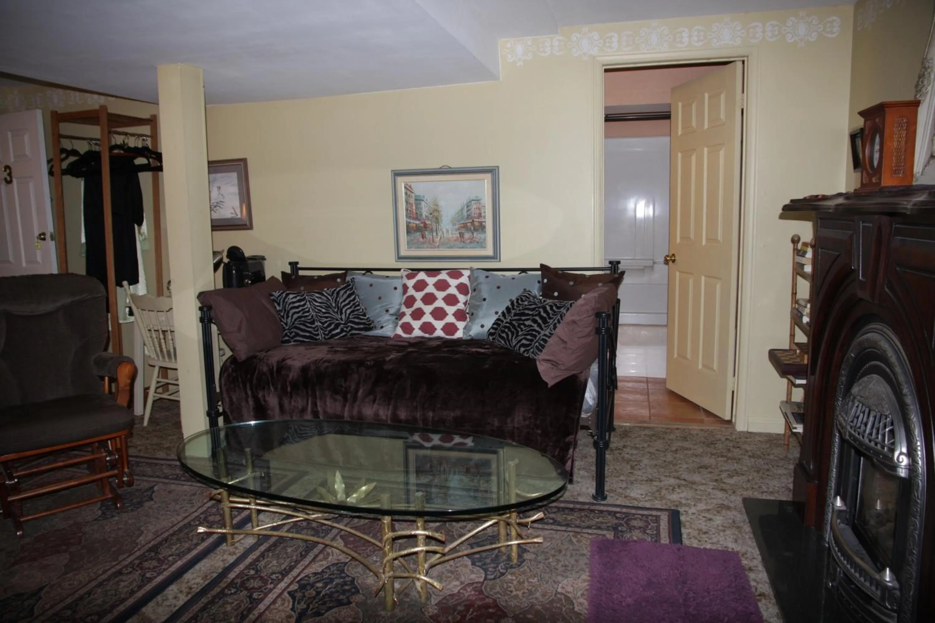 cot in O'Brien House